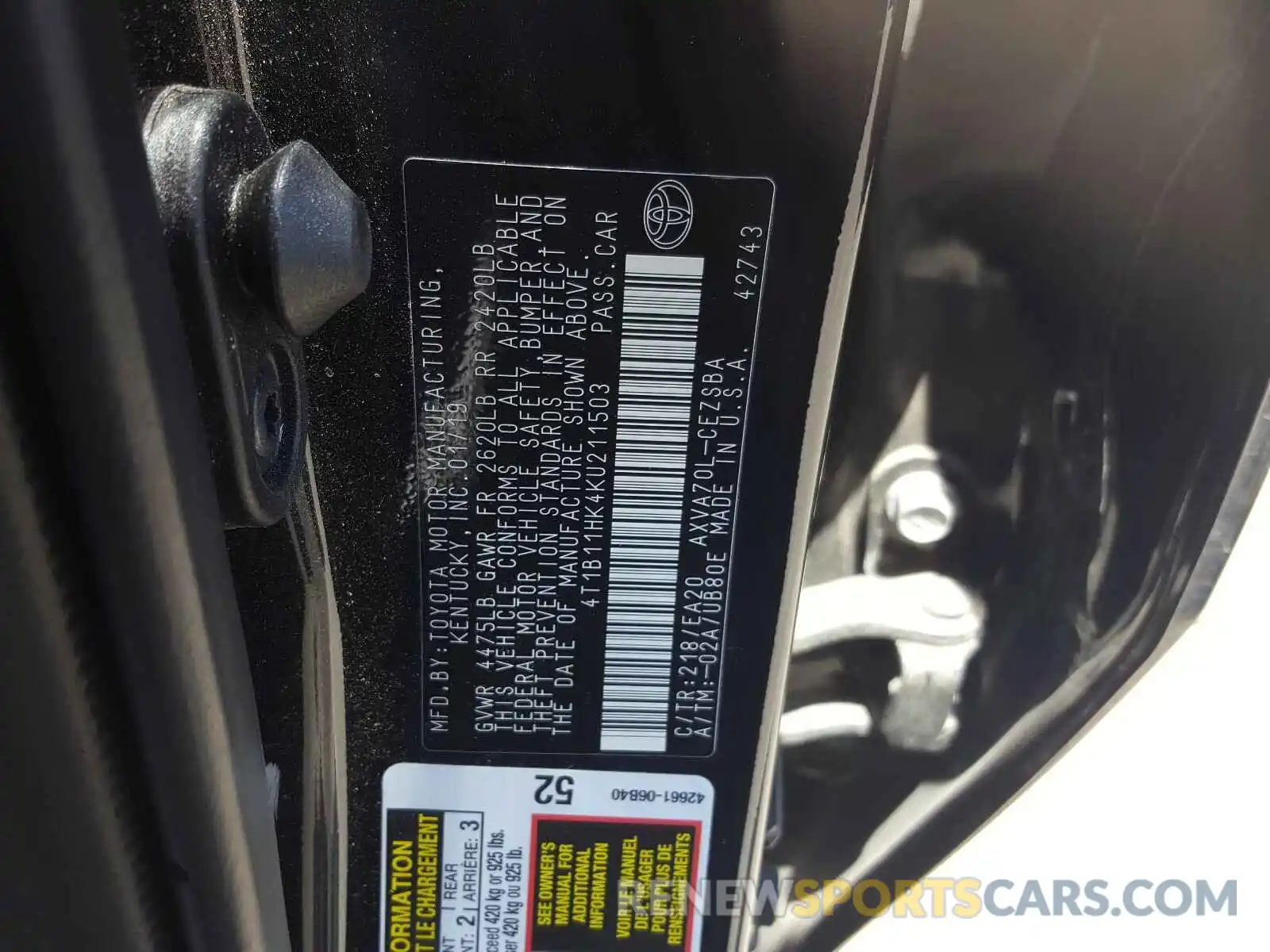 10 Photograph of a damaged car 4T1B11HK4KU211503 TOYOTA CAMRY 2019