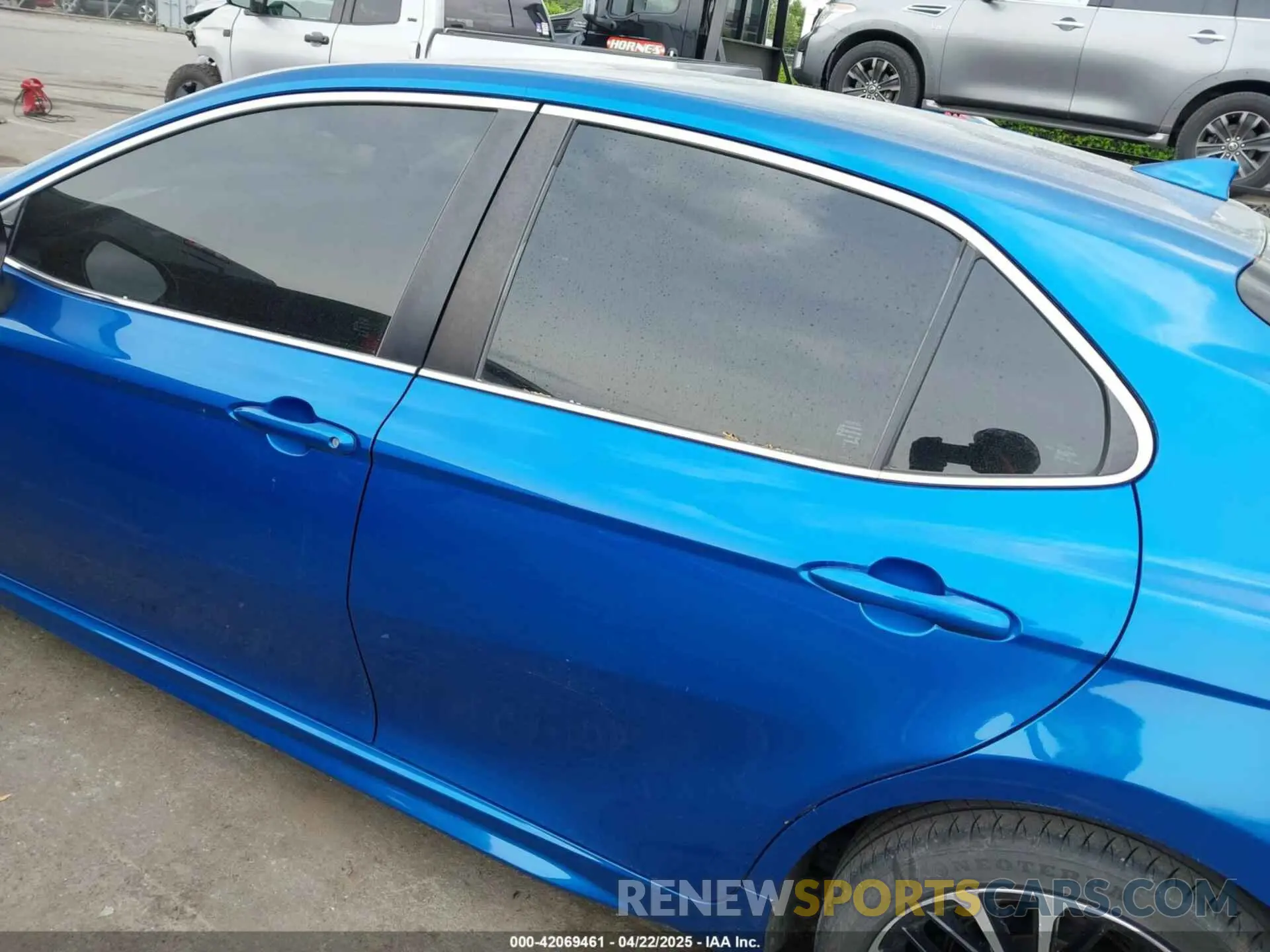 15 Photograph of a damaged car 4T1B11HK4KU215955 TOYOTA CAMRY 2019