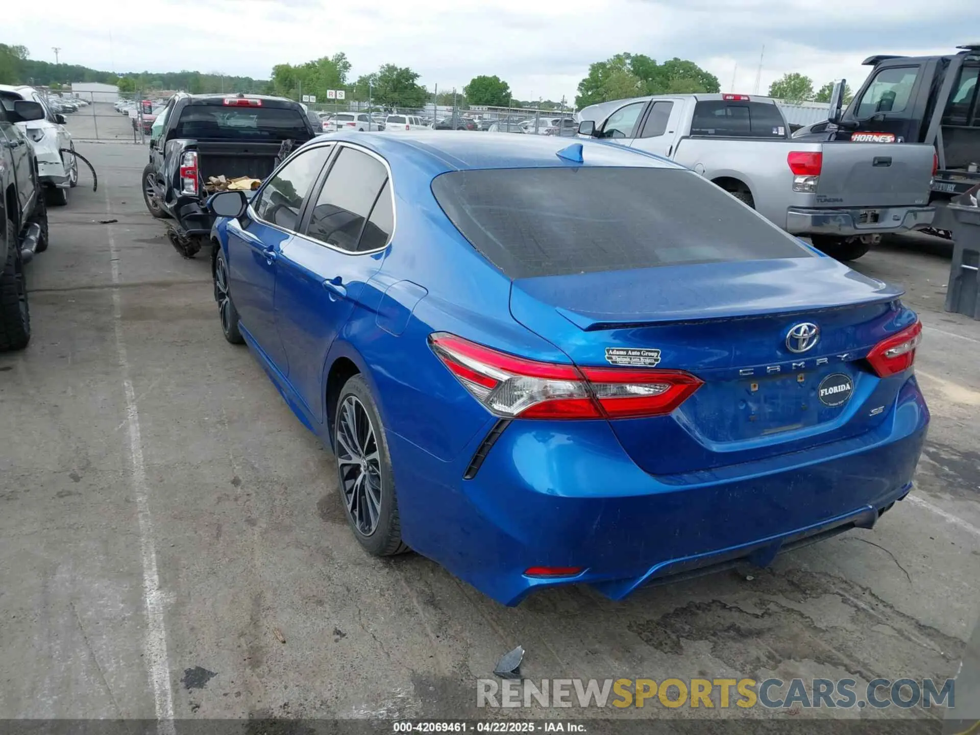 3 Photograph of a damaged car 4T1B11HK4KU215955 TOYOTA CAMRY 2019