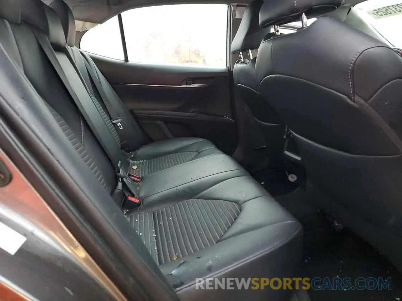 10 Photograph of a damaged car 4T1B11HK4KU218774 TOYOTA CAMRY 2019