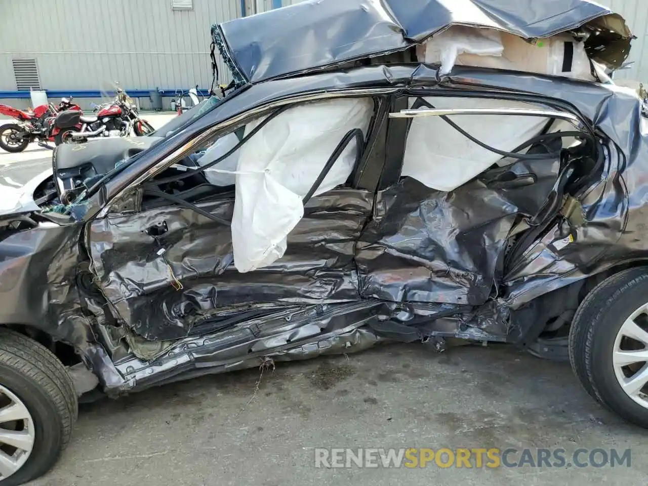 10 Photograph of a damaged car 4T1B11HK4KU225904 TOYOTA CAMRY 2019