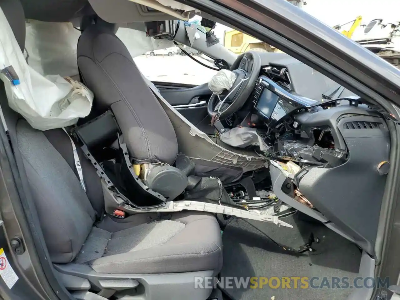 5 Photograph of a damaged car 4T1B11HK4KU225904 TOYOTA CAMRY 2019