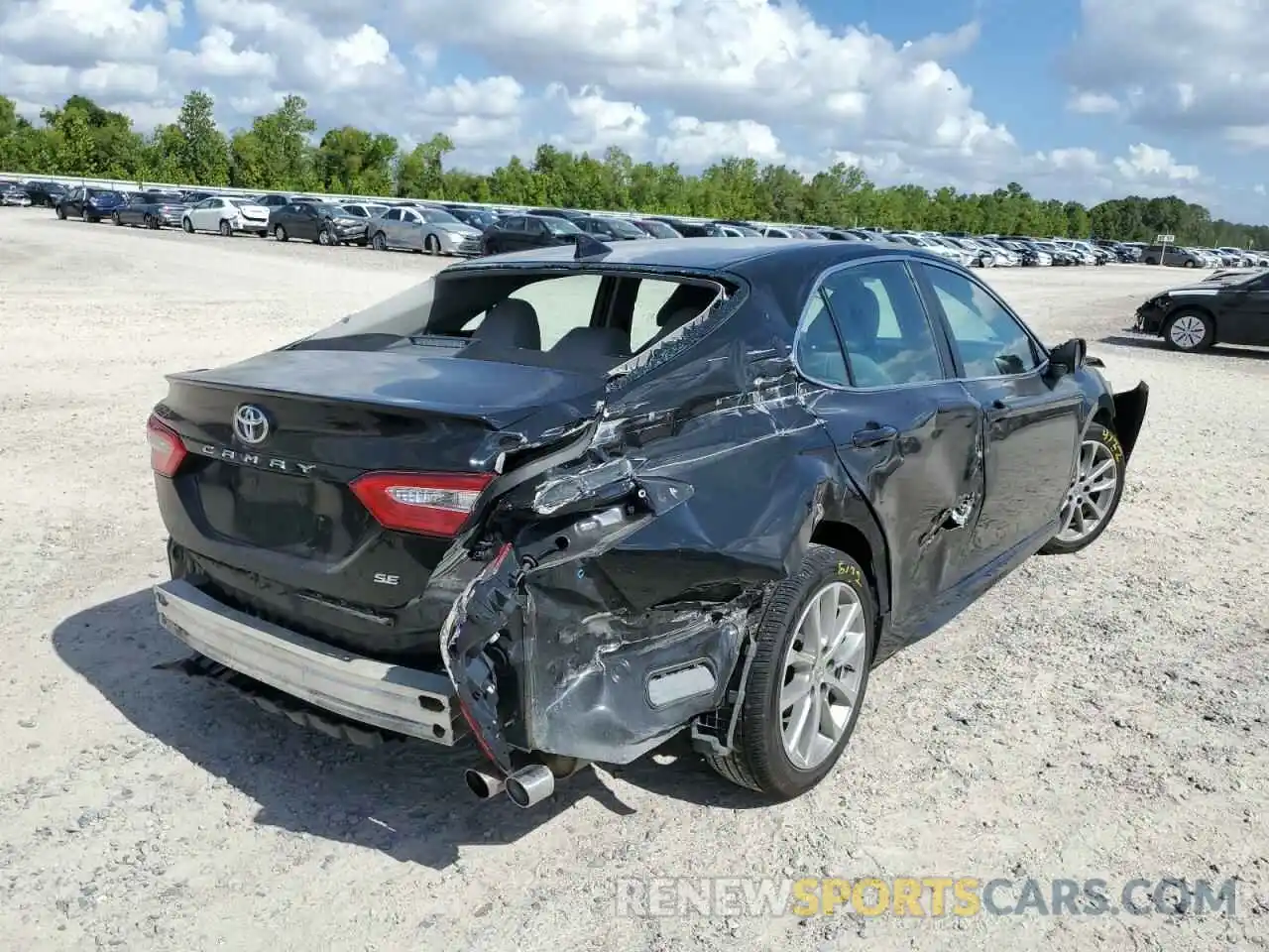 4 Photograph of a damaged car 4T1B11HK4KU231752 TOYOTA CAMRY 2019