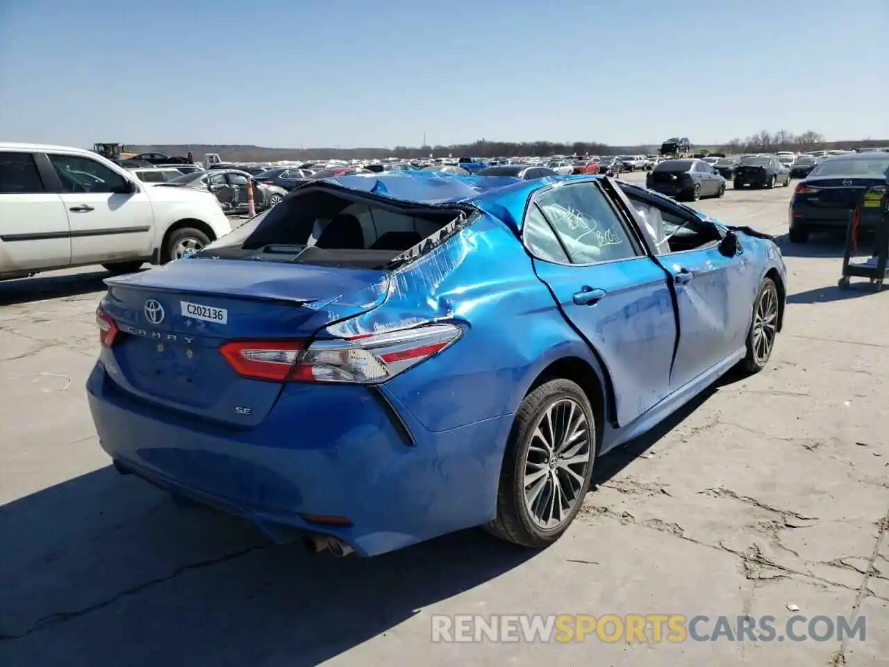 4 Photograph of a damaged car 4T1B11HK4KU232769 TOYOTA CAMRY 2019