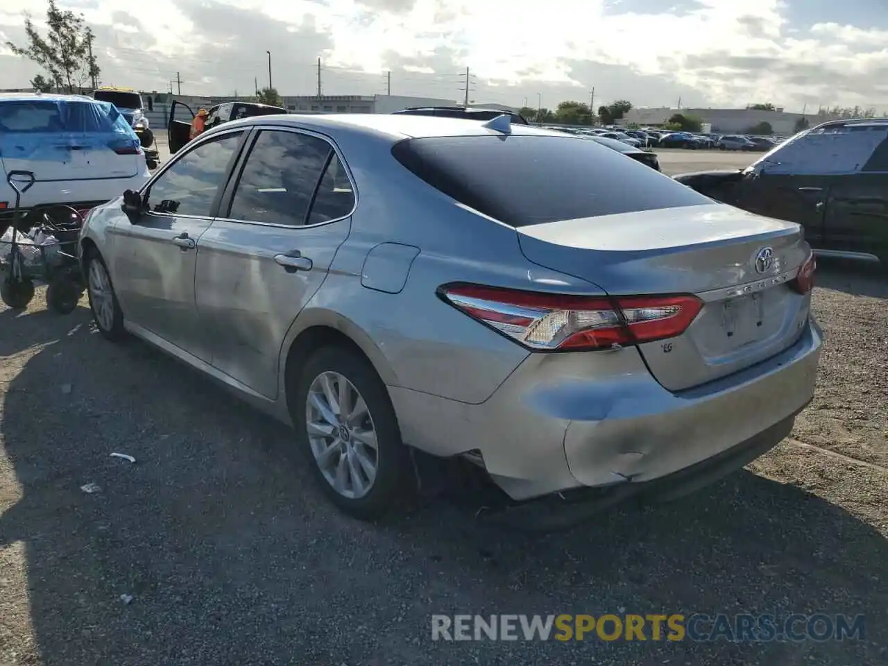 3 Photograph of a damaged car 4T1B11HK4KU240032 TOYOTA CAMRY 2019