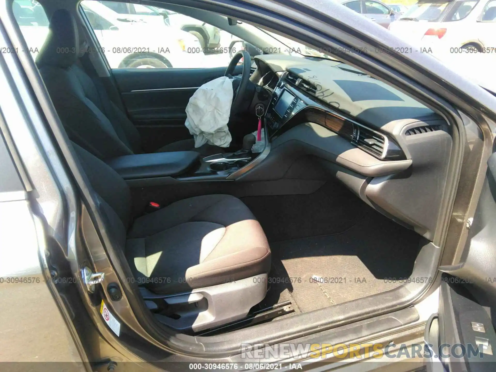 5 Photograph of a damaged car 4T1B11HK4KU241357 TOYOTA CAMRY 2019