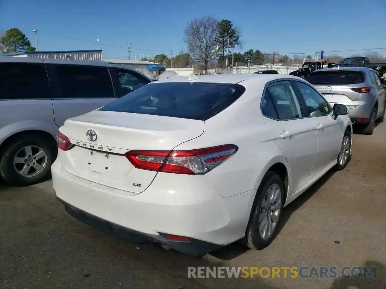 4 Photograph of a damaged car 4T1B11HK4KU241908 TOYOTA CAMRY 2019