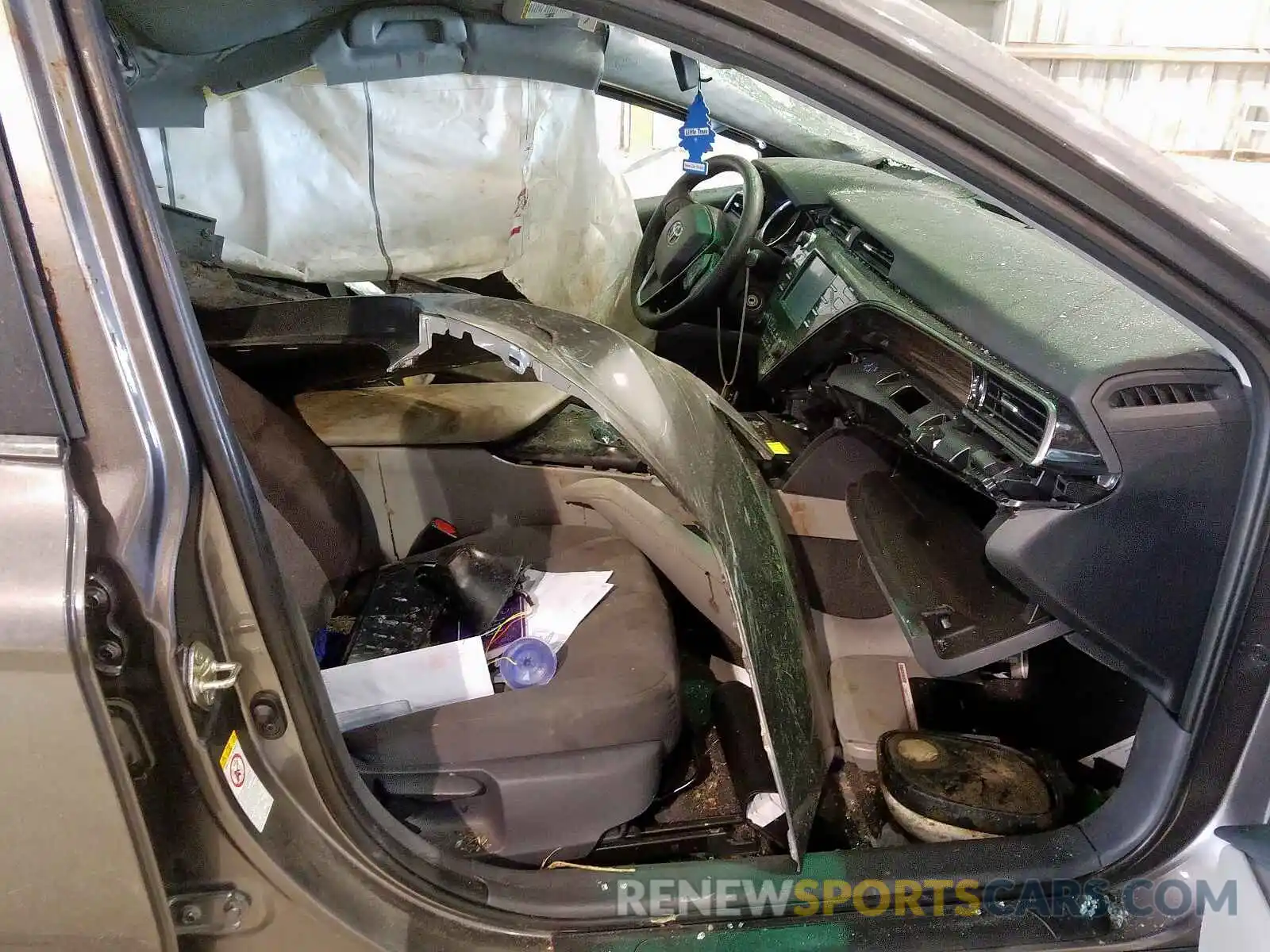 5 Photograph of a damaged car 4T1B11HK4KU245084 TOYOTA CAMRY 2019