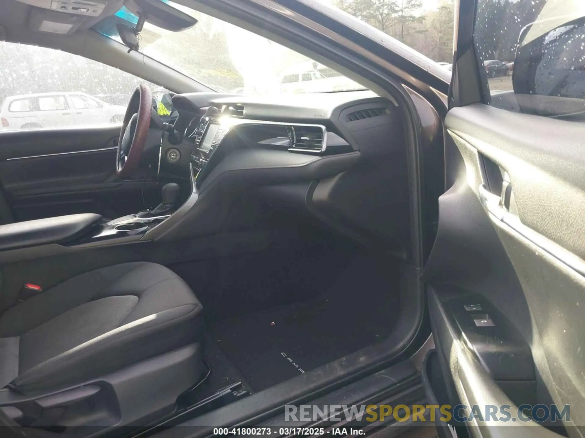 5 Photograph of a damaged car 4T1B11HK4KU251869 TOYOTA CAMRY 2019