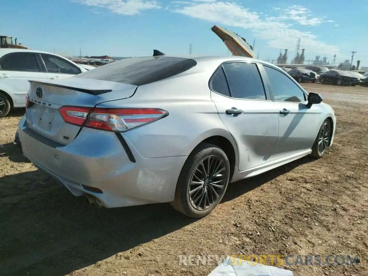 4 Photograph of a damaged car 4T1B11HK4KU252732 TOYOTA CAMRY 2019