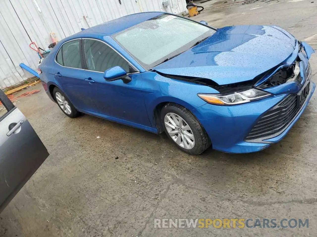 4 Photograph of a damaged car 4T1B11HK4KU254190 TOYOTA CAMRY 2019