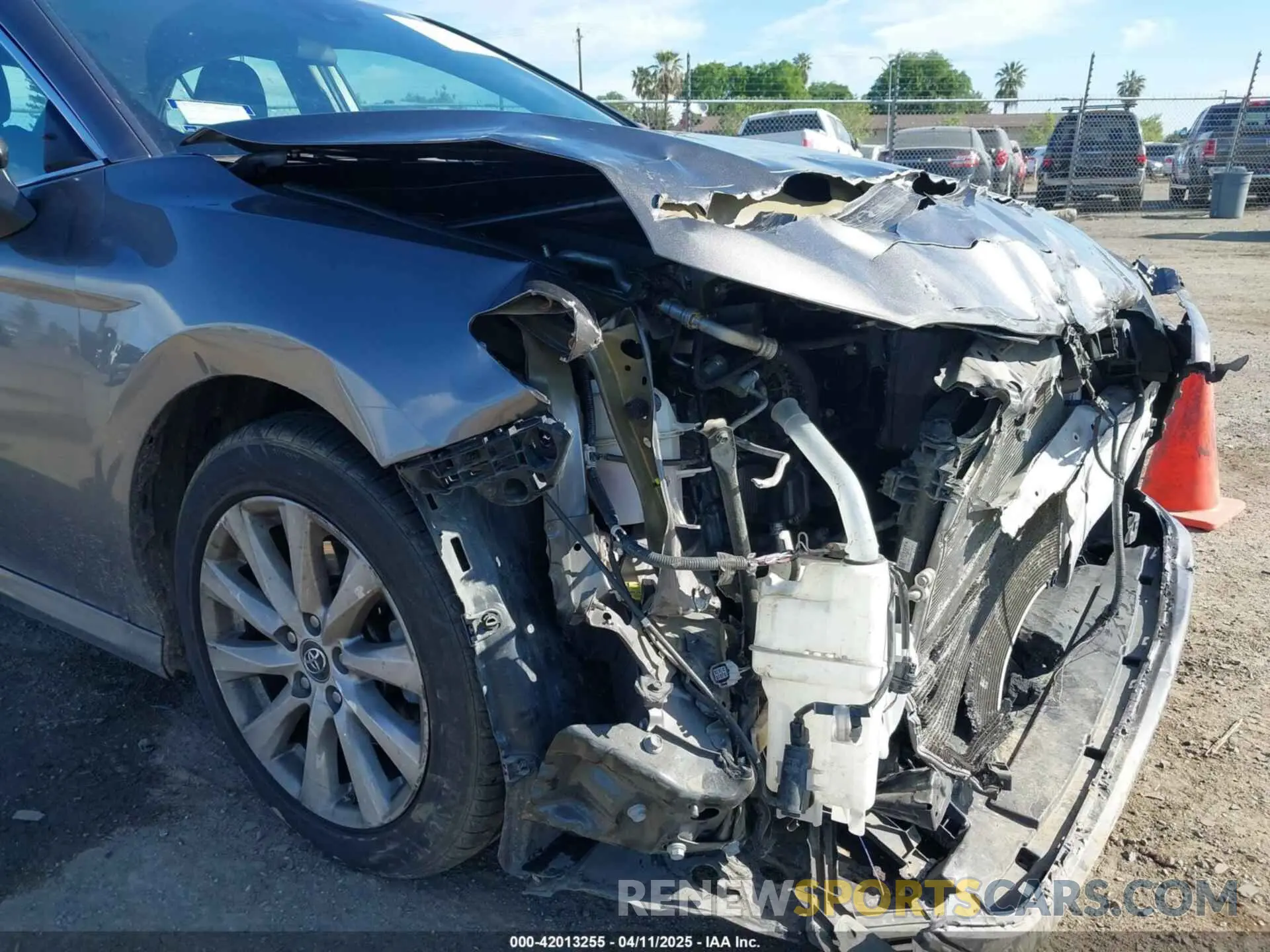 18 Photograph of a damaged car 4T1B11HK4KU254853 TOYOTA CAMRY 2019