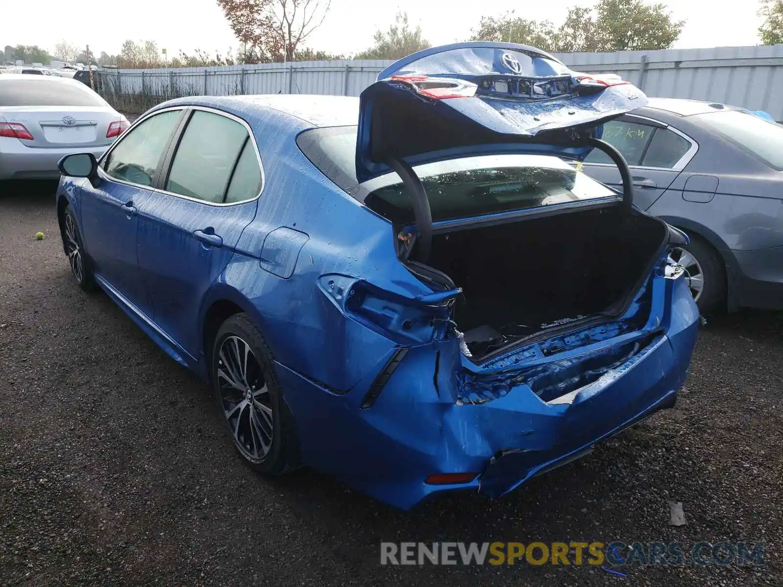 3 Photograph of a damaged car 4T1B11HK4KU257218 TOYOTA CAMRY 2019