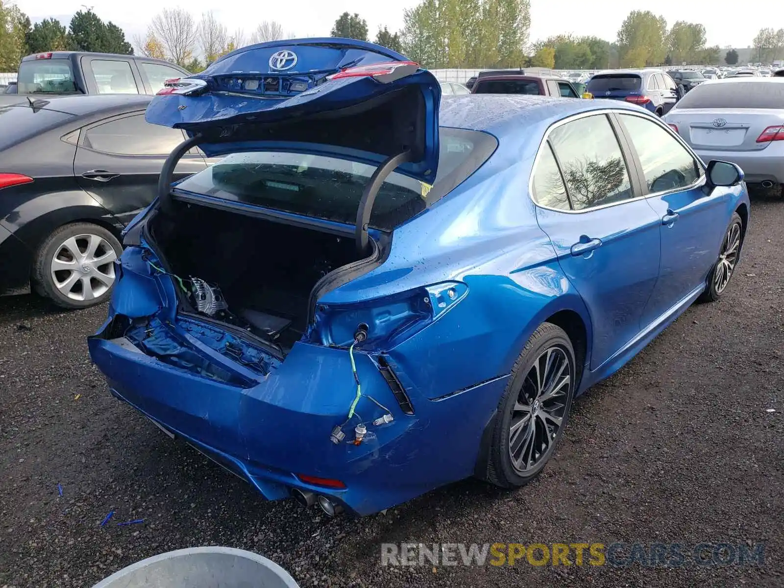 4 Photograph of a damaged car 4T1B11HK4KU257218 TOYOTA CAMRY 2019