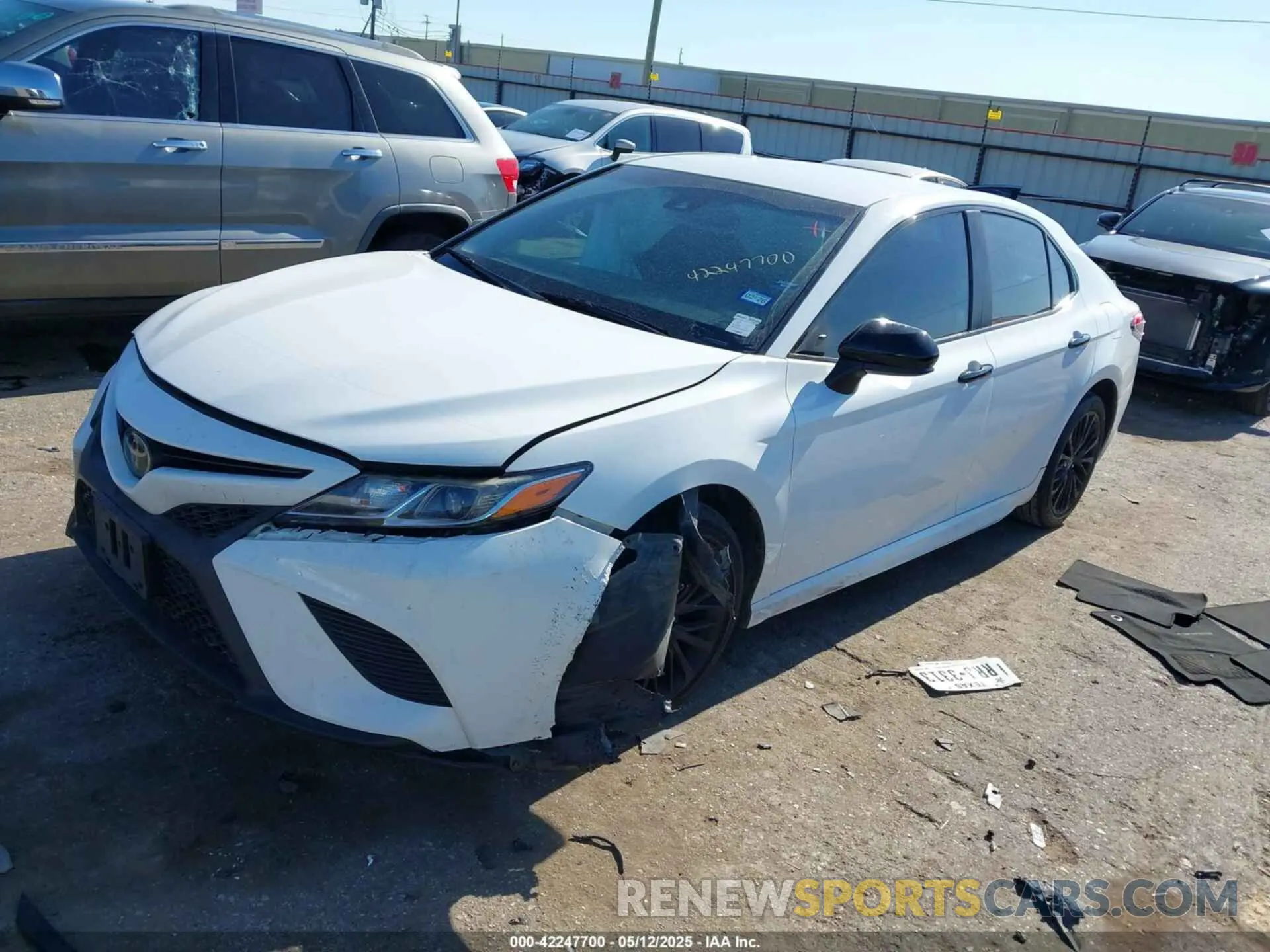 2 Photograph of a damaged car 4T1B11HK4KU264525 TOYOTA CAMRY 2019