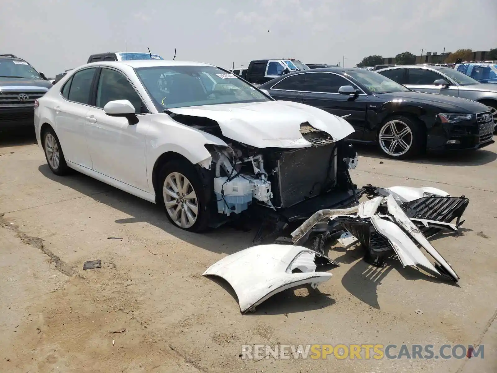 1 Photograph of a damaged car 4T1B11HK4KU266131 TOYOTA CAMRY 2019