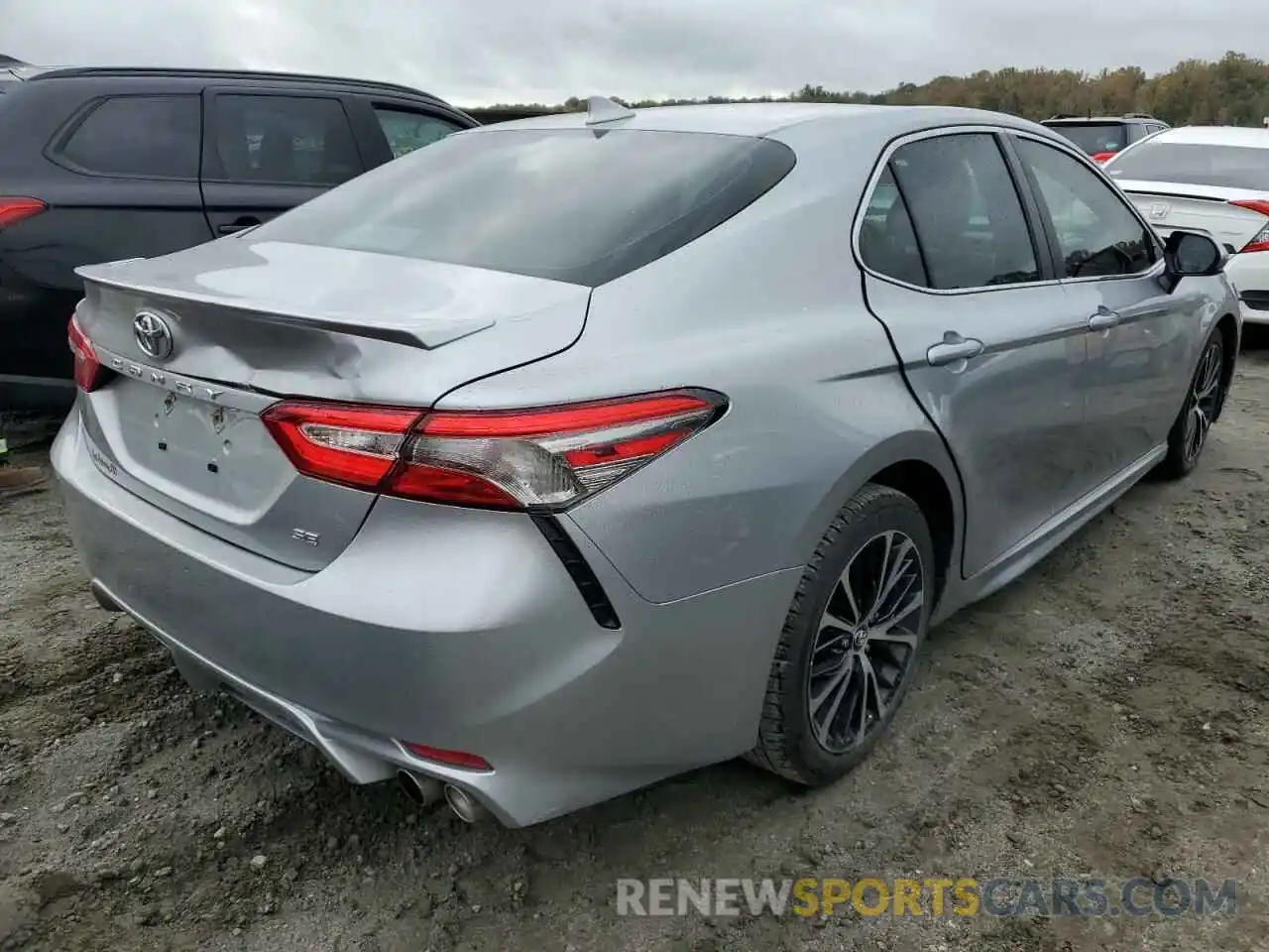 4 Photograph of a damaged car 4T1B11HK4KU266808 TOYOTA CAMRY 2019