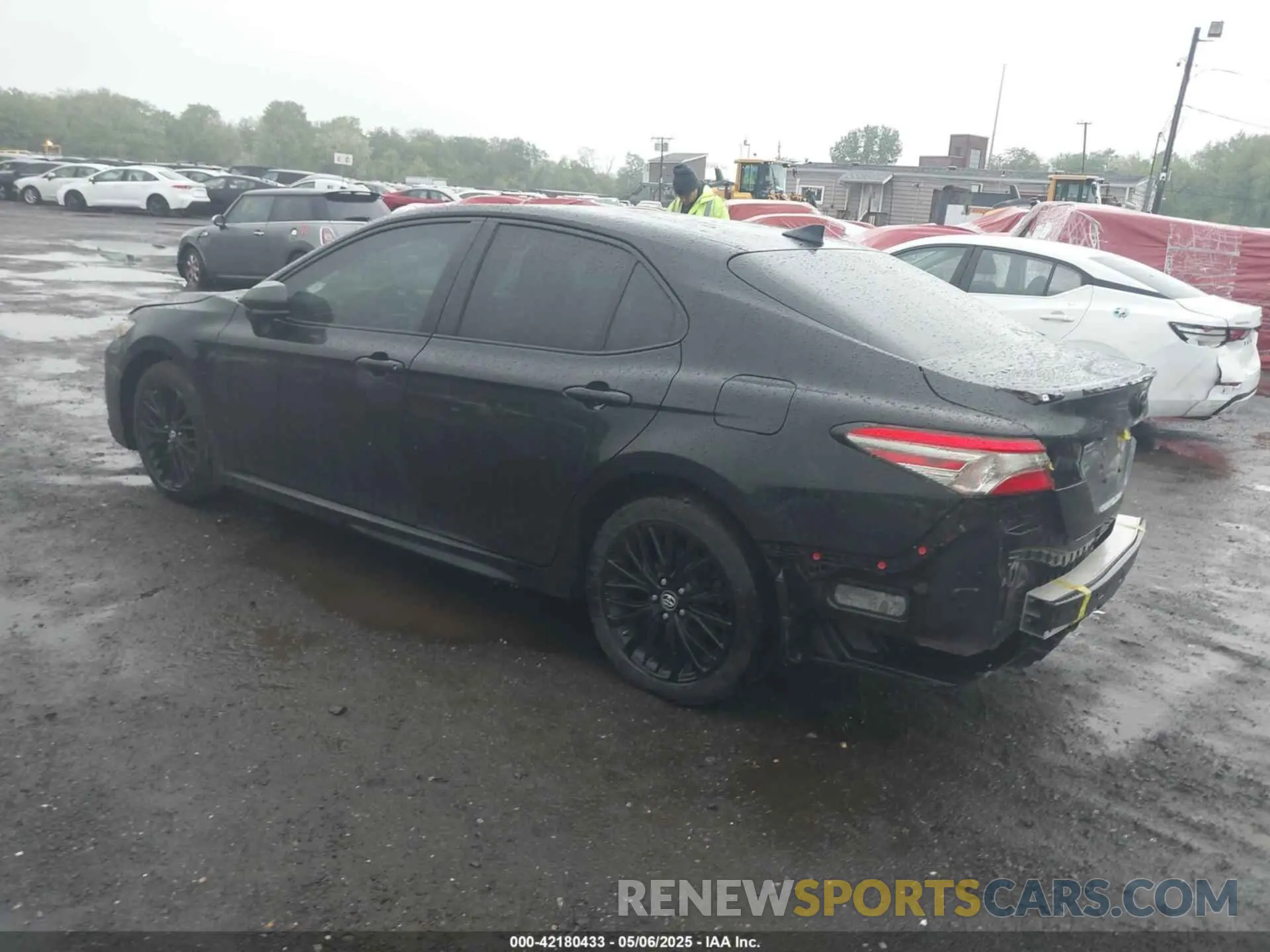 3 Photograph of a damaged car 4T1B11HK4KU268400 TOYOTA CAMRY 2019
