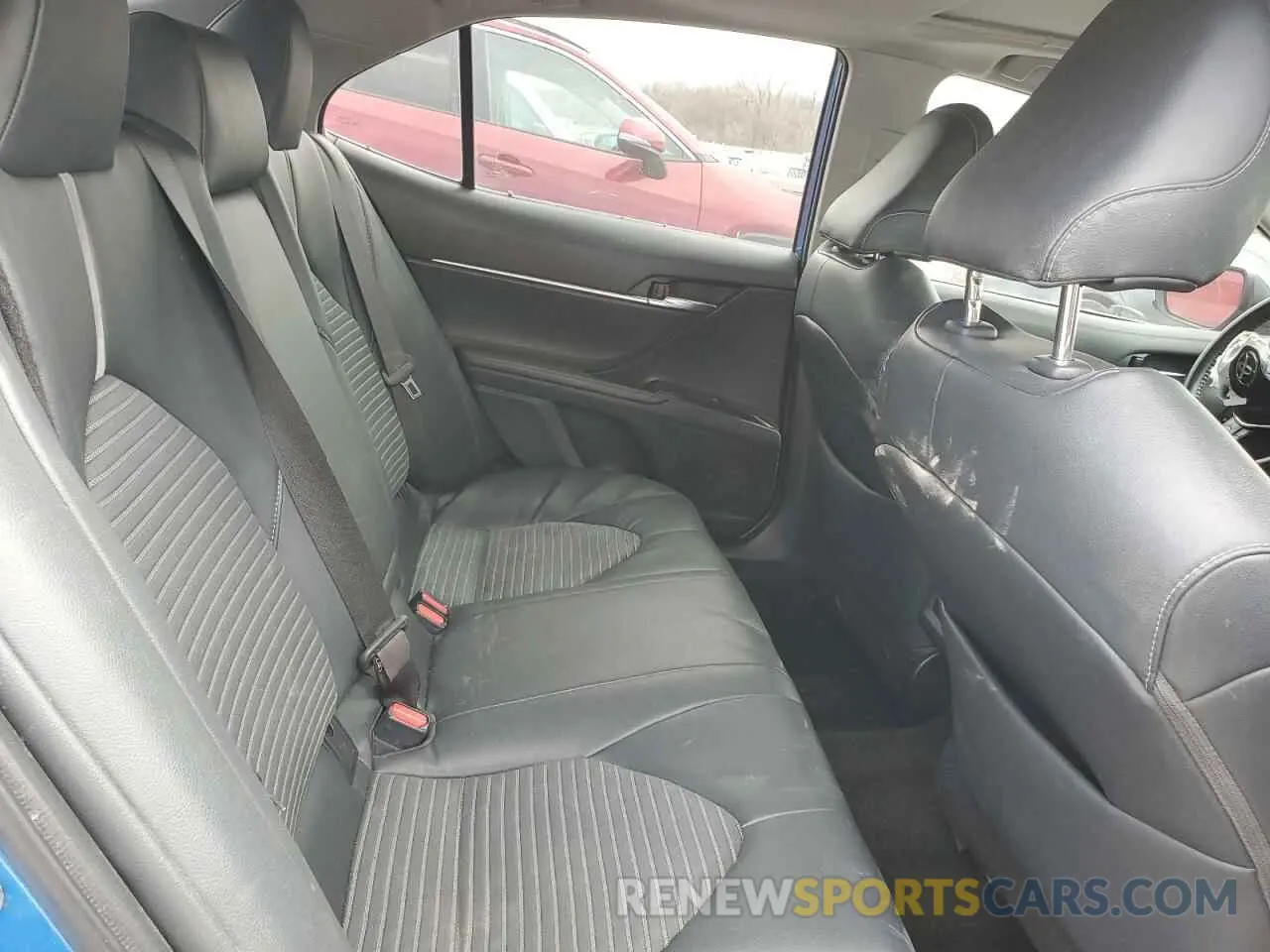 11 Photograph of a damaged car 4T1B11HK4KU271619 TOYOTA CAMRY 2019