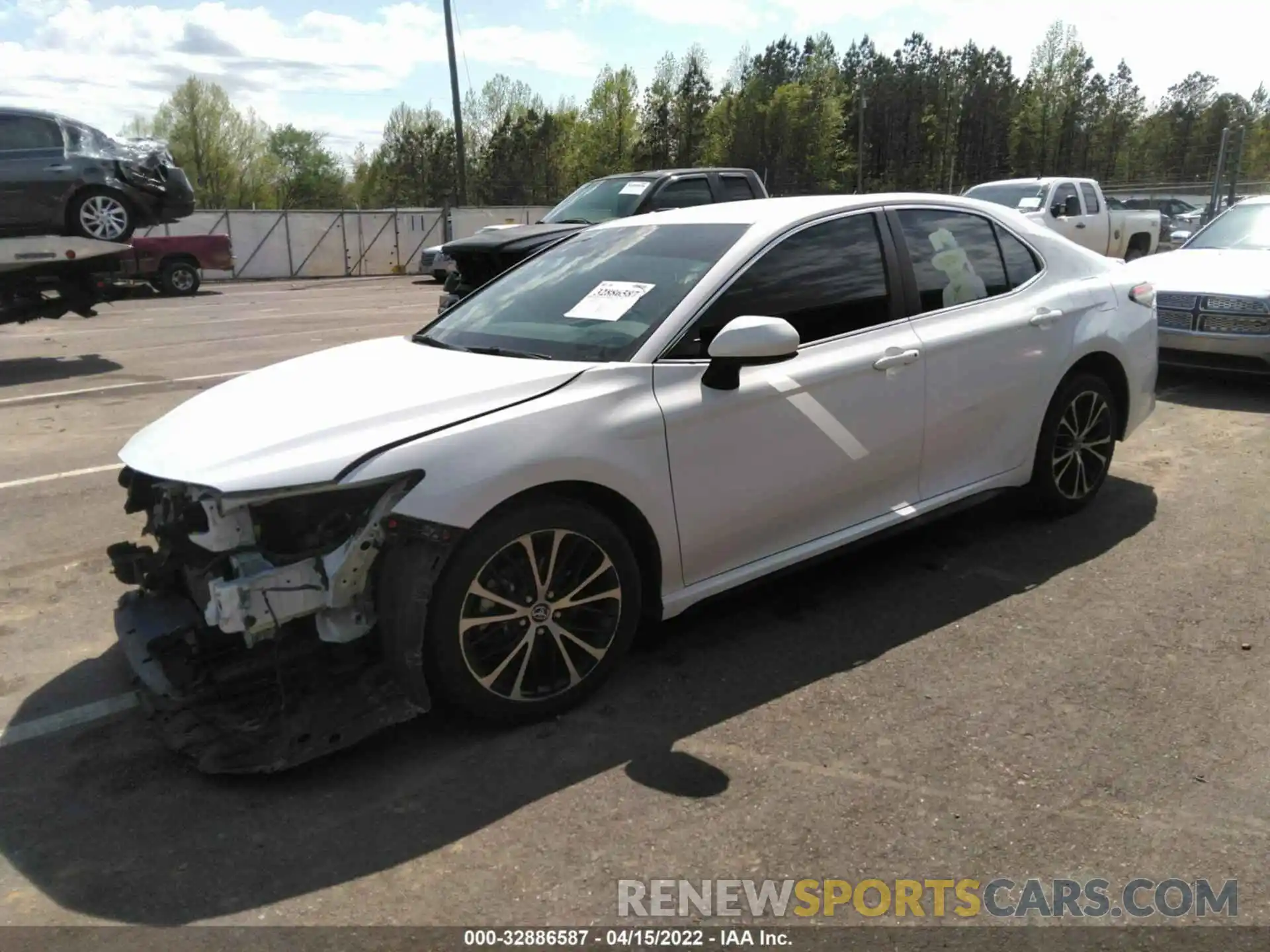 2 Photograph of a damaged car 4T1B11HK4KU272110 TOYOTA CAMRY 2019