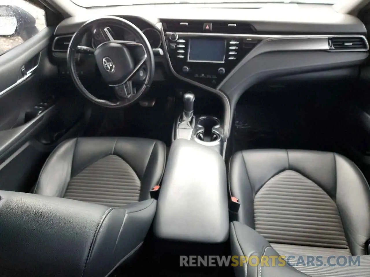 8 Photograph of a damaged car 4T1B11HK4KU272902 TOYOTA CAMRY 2019