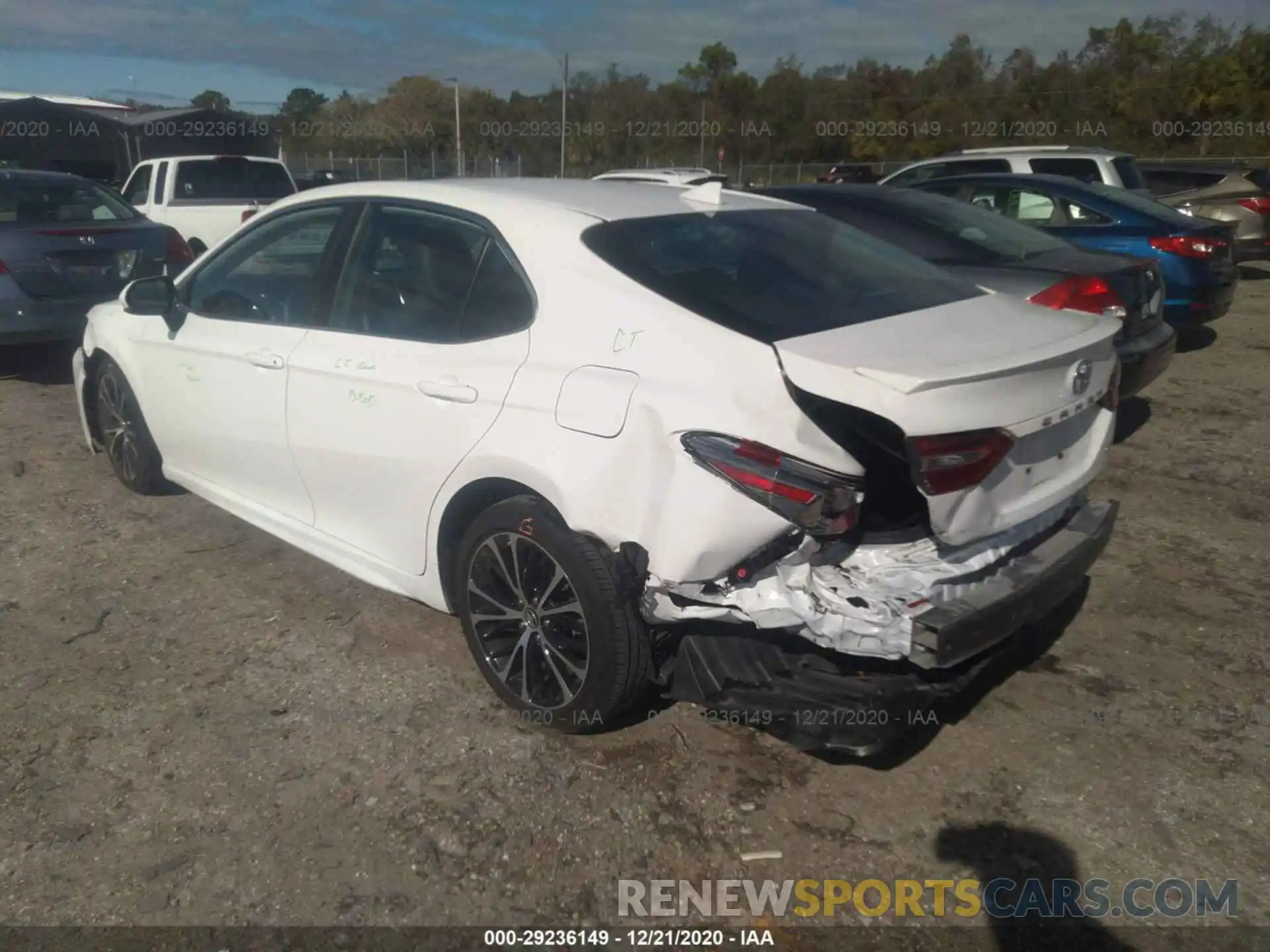 3 Photograph of a damaged car 4T1B11HK4KU283480 TOYOTA CAMRY 2019