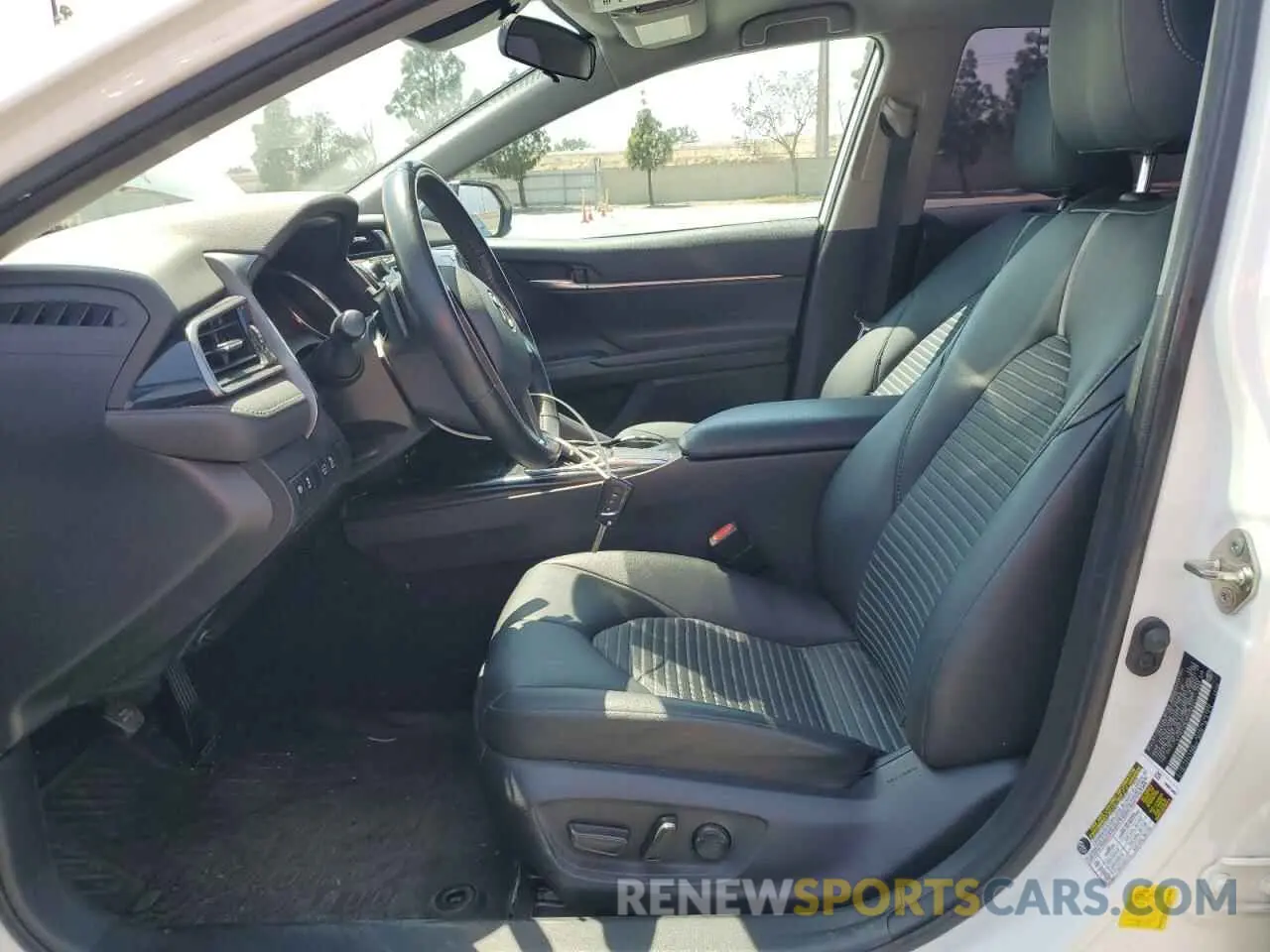 7 Photograph of a damaged car 4T1B11HK4KU284211 TOYOTA CAMRY 2019