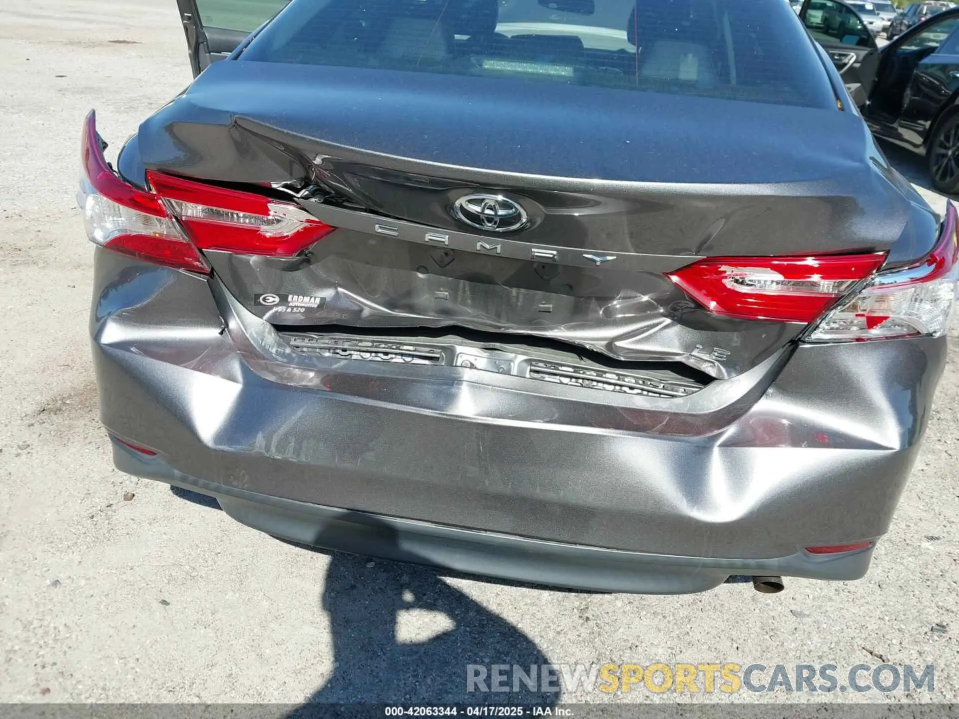 6 Photograph of a damaged car 4T1B11HK4KU286959 TOYOTA CAMRY 2019