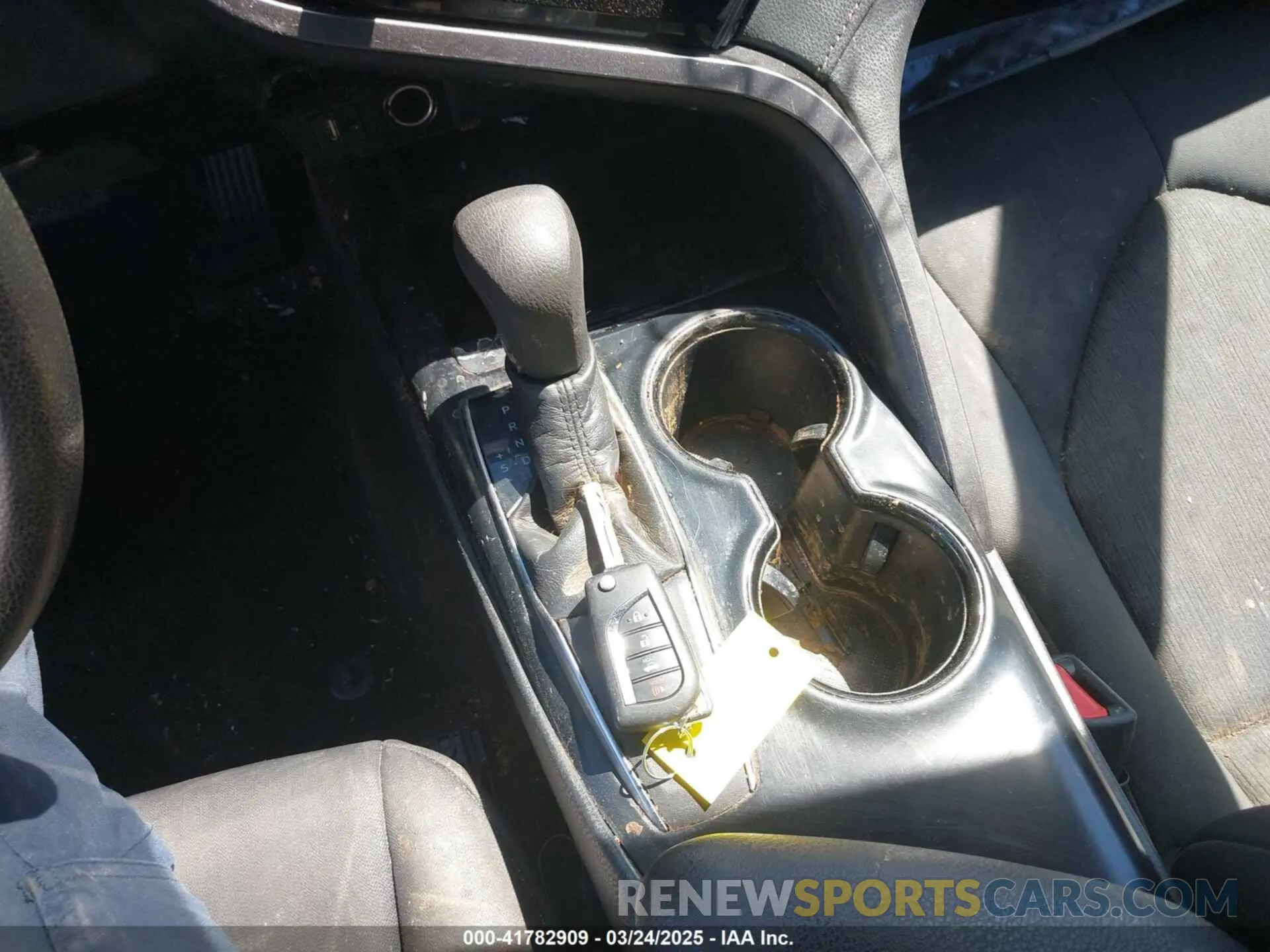 11 Photograph of a damaged car 4T1B11HK4KU288503 TOYOTA CAMRY 2019