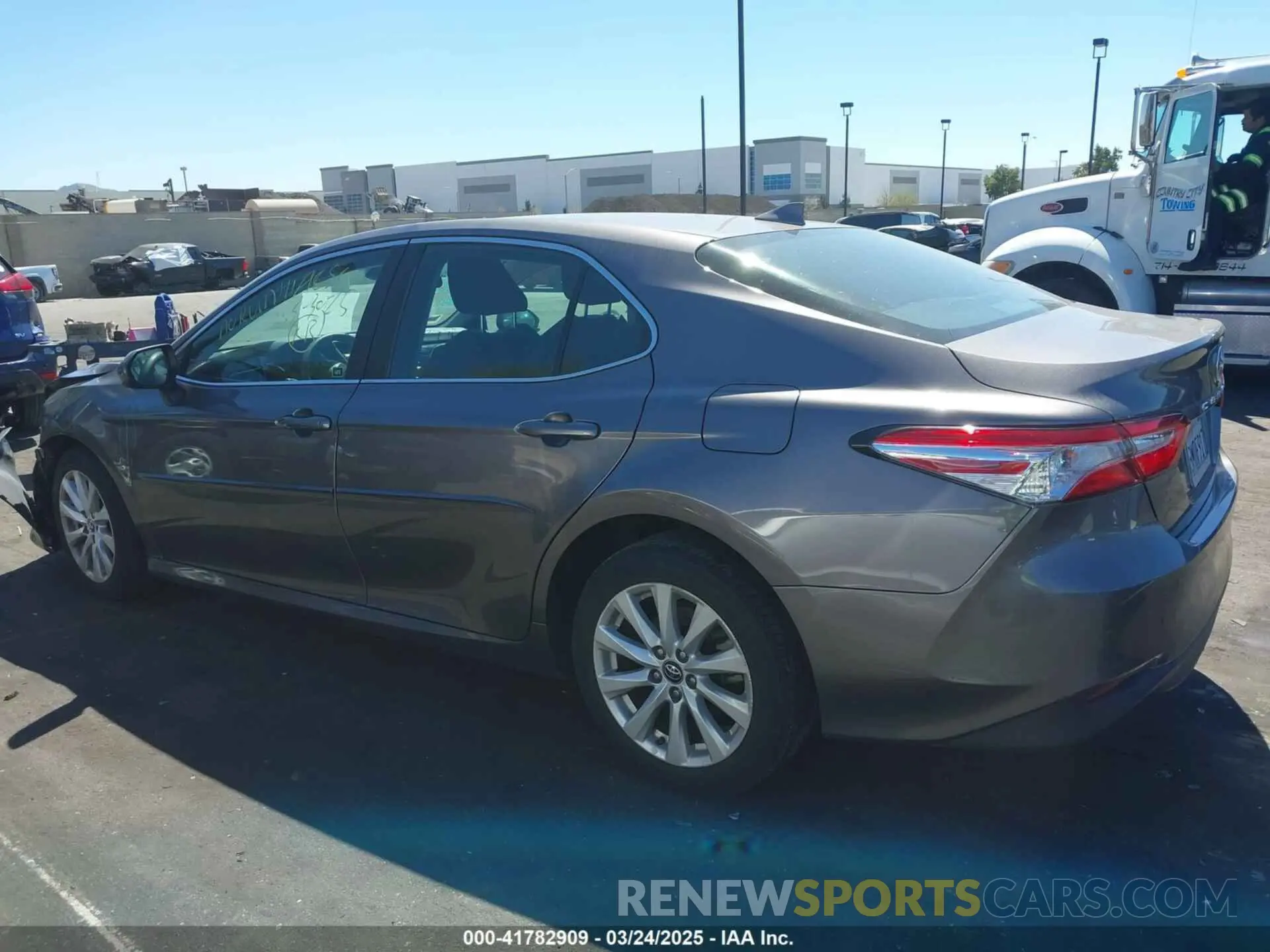14 Photograph of a damaged car 4T1B11HK4KU288503 TOYOTA CAMRY 2019
