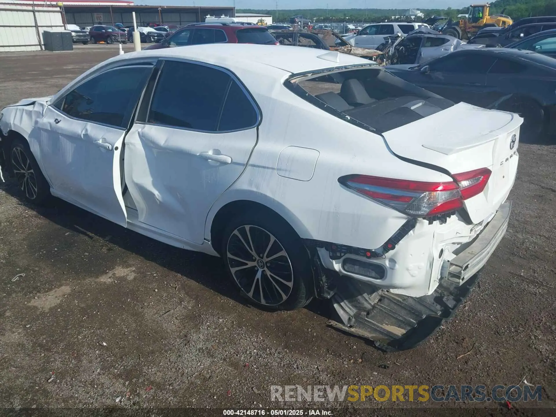 3 Photograph of a damaged car 4T1B11HK4KU293216 TOYOTA CAMRY 2019
