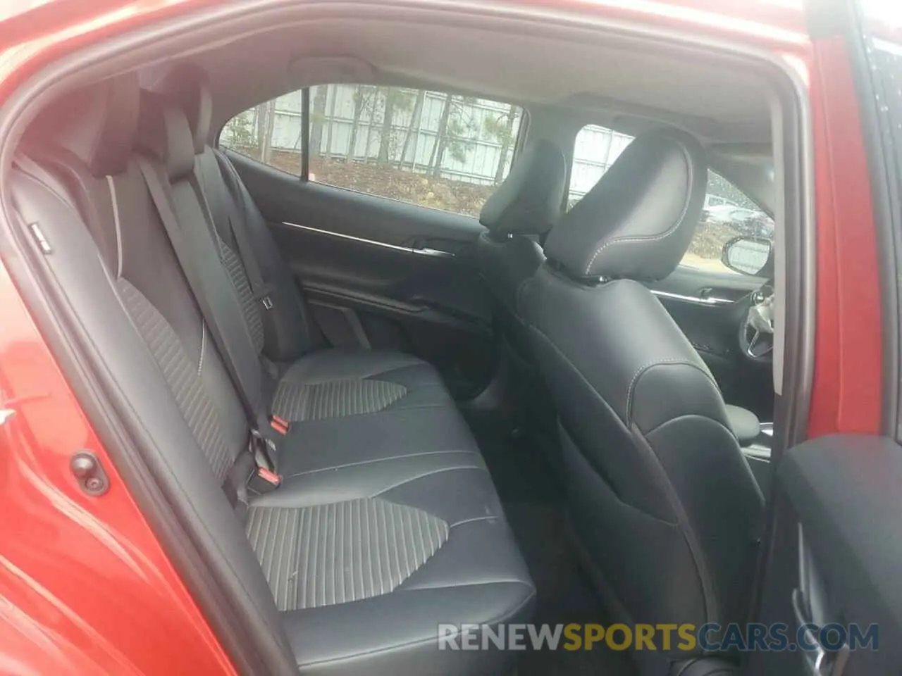 10 Photograph of a damaged car 4T1B11HK4KU299727 TOYOTA CAMRY 2019