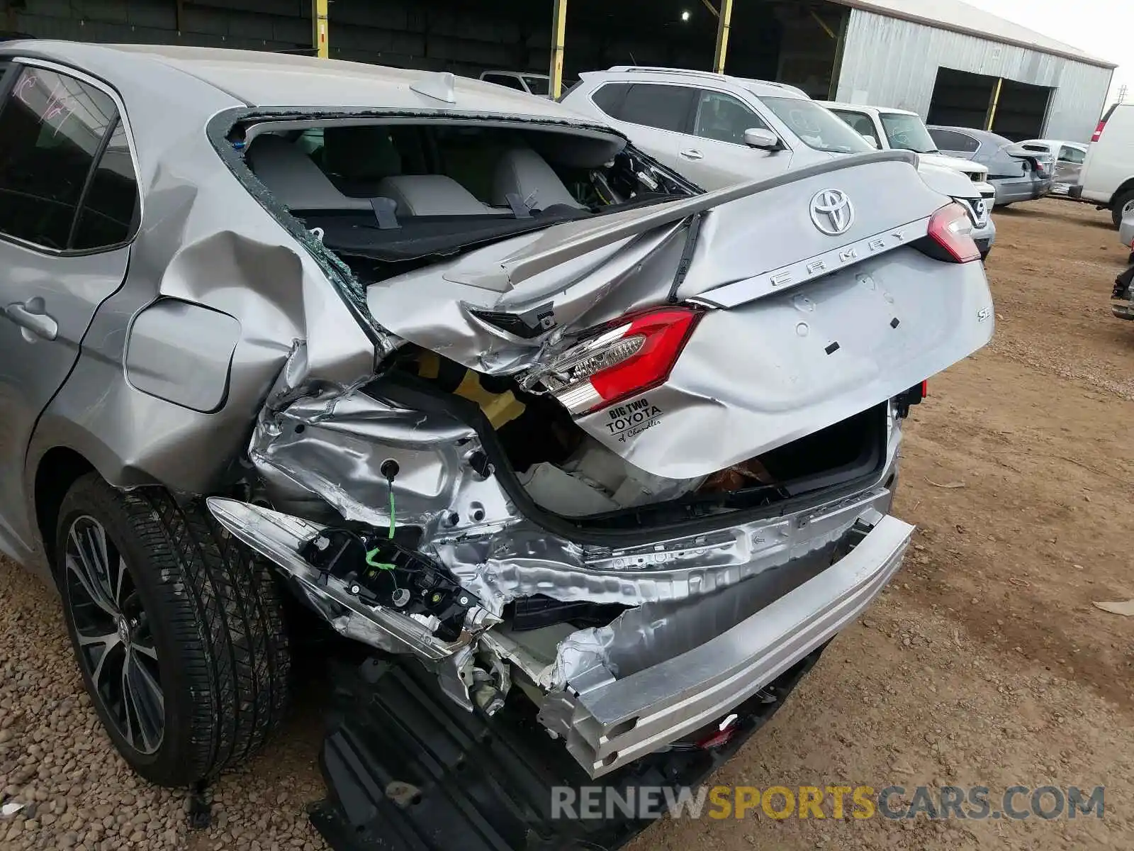 9 Photograph of a damaged car 4T1B11HK4KU682714 TOYOTA CAMRY 2019