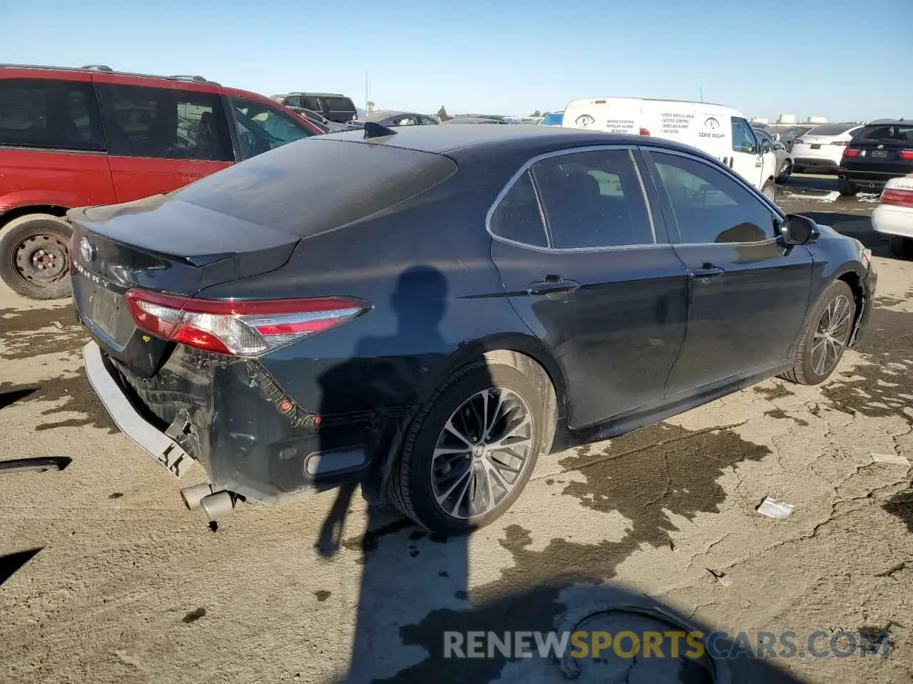 3 Photograph of a damaged car 4T1B11HK4KU684415 TOYOTA CAMRY 2019
