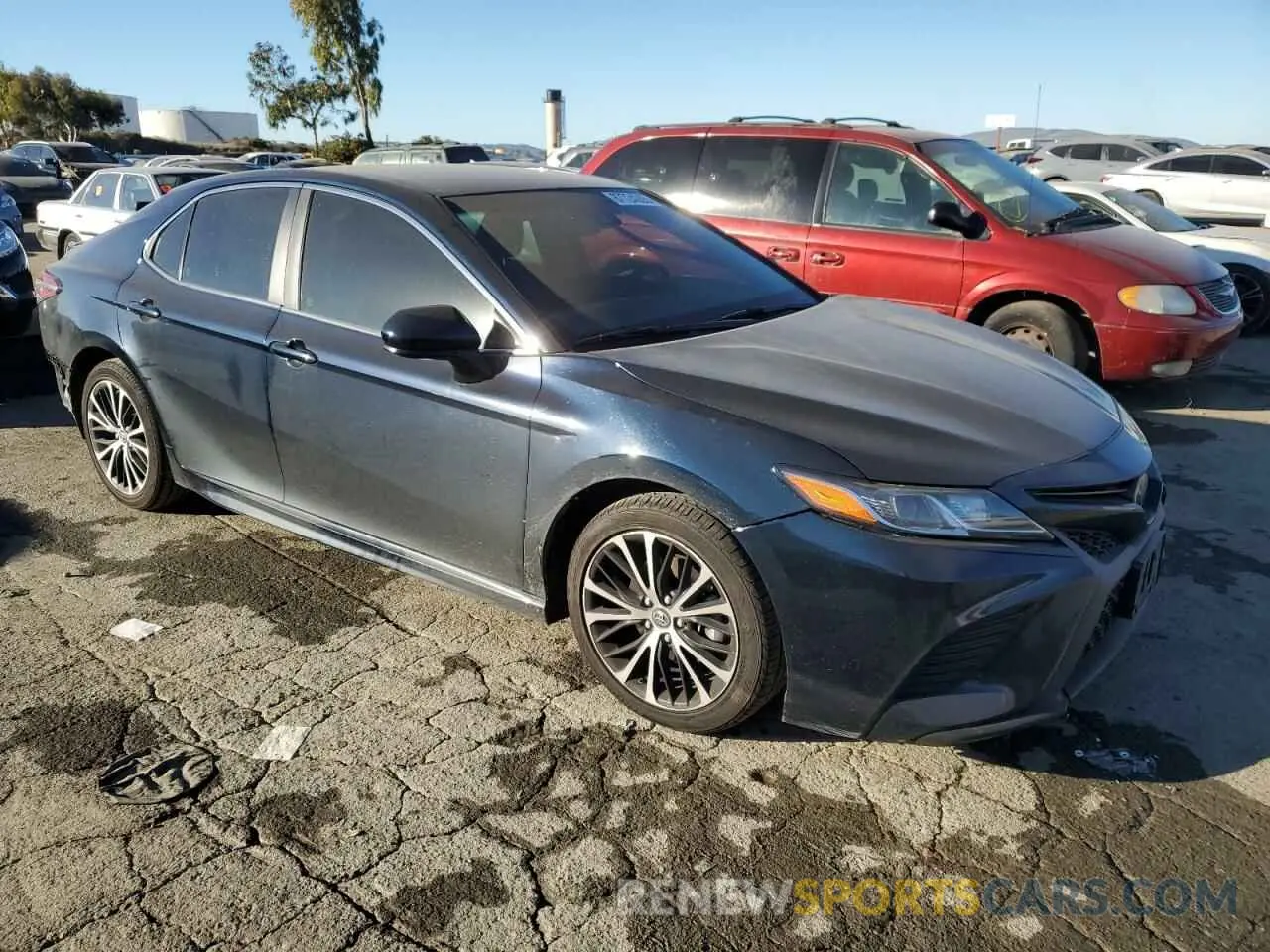 4 Photograph of a damaged car 4T1B11HK4KU684415 TOYOTA CAMRY 2019