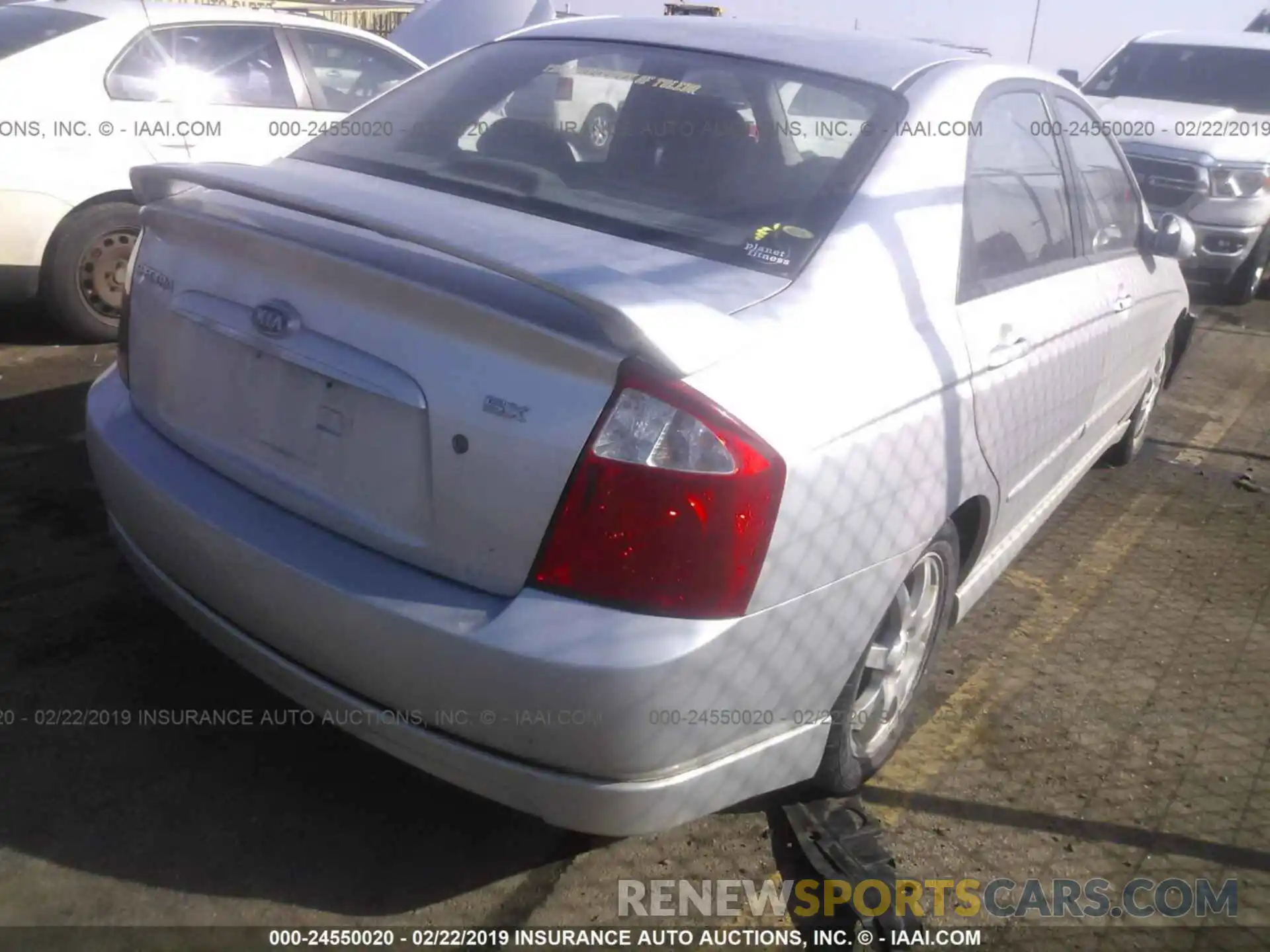 4 Photograph of a damaged car 4T1B11HK4KU687573 TOYOTA CAMRY 2019