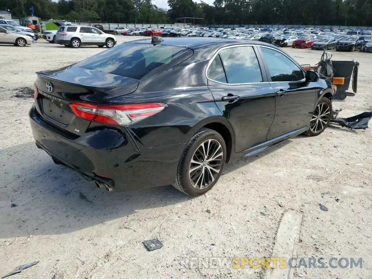 4 Photograph of a damaged car 4T1B11HK4KU688819 TOYOTA CAMRY 2019