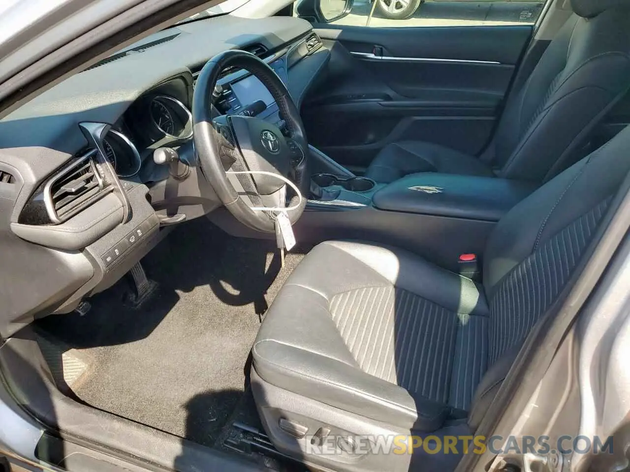 7 Photograph of a damaged car 4T1B11HK4KU690196 TOYOTA CAMRY 2019
