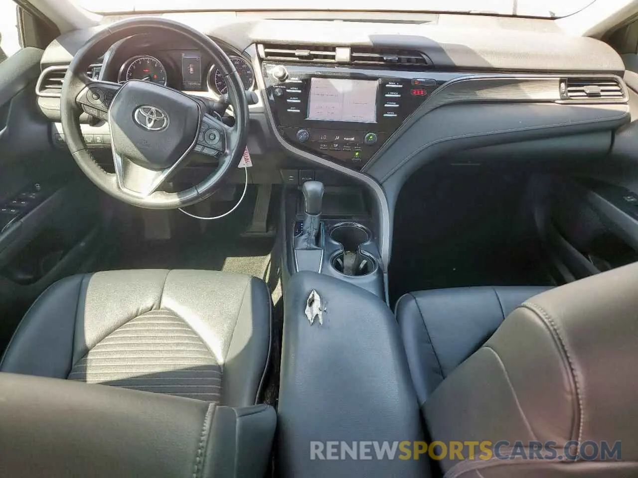 8 Photograph of a damaged car 4T1B11HK4KU690196 TOYOTA CAMRY 2019