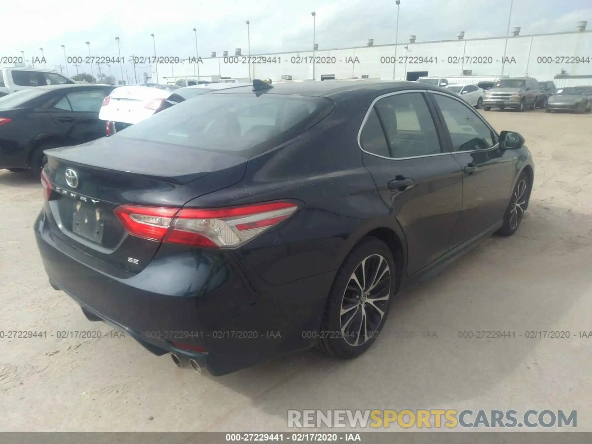 4 Photograph of a damaged car 4T1B11HK4KU690361 TOYOTA CAMRY 2019