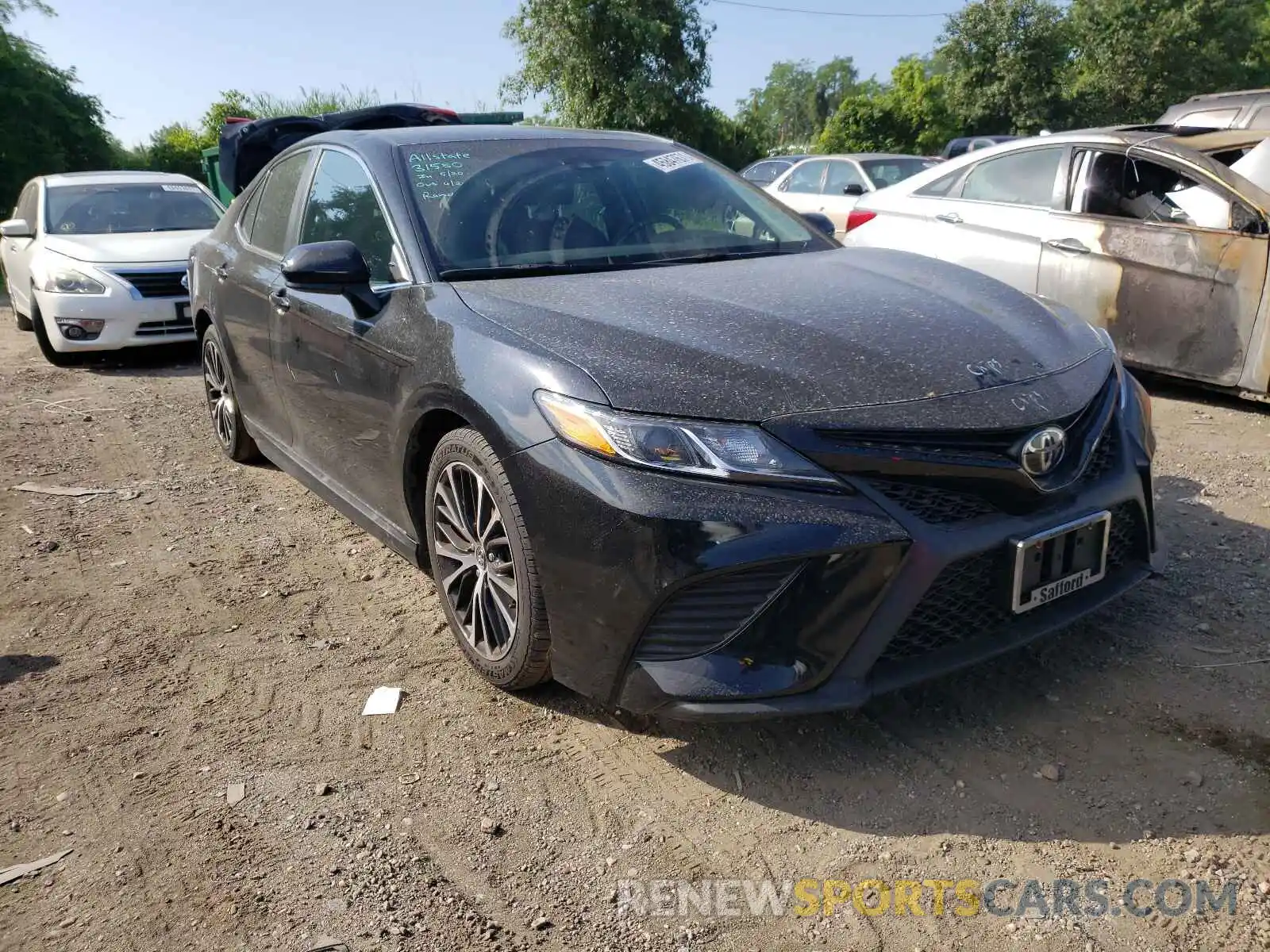 1 Photograph of a damaged car 4T1B11HK4KU690683 TOYOTA CAMRY 2019