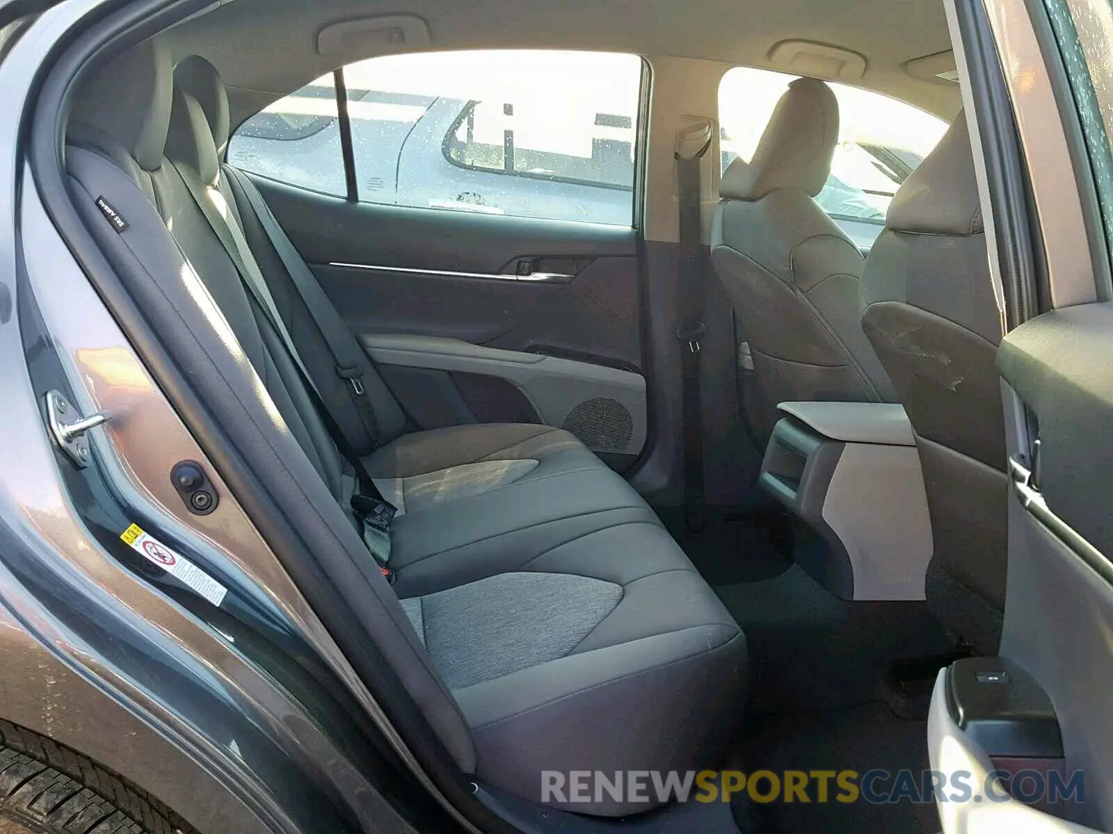 6 Photograph of a damaged car 4T1B11HK4KU690778 TOYOTA CAMRY 2019