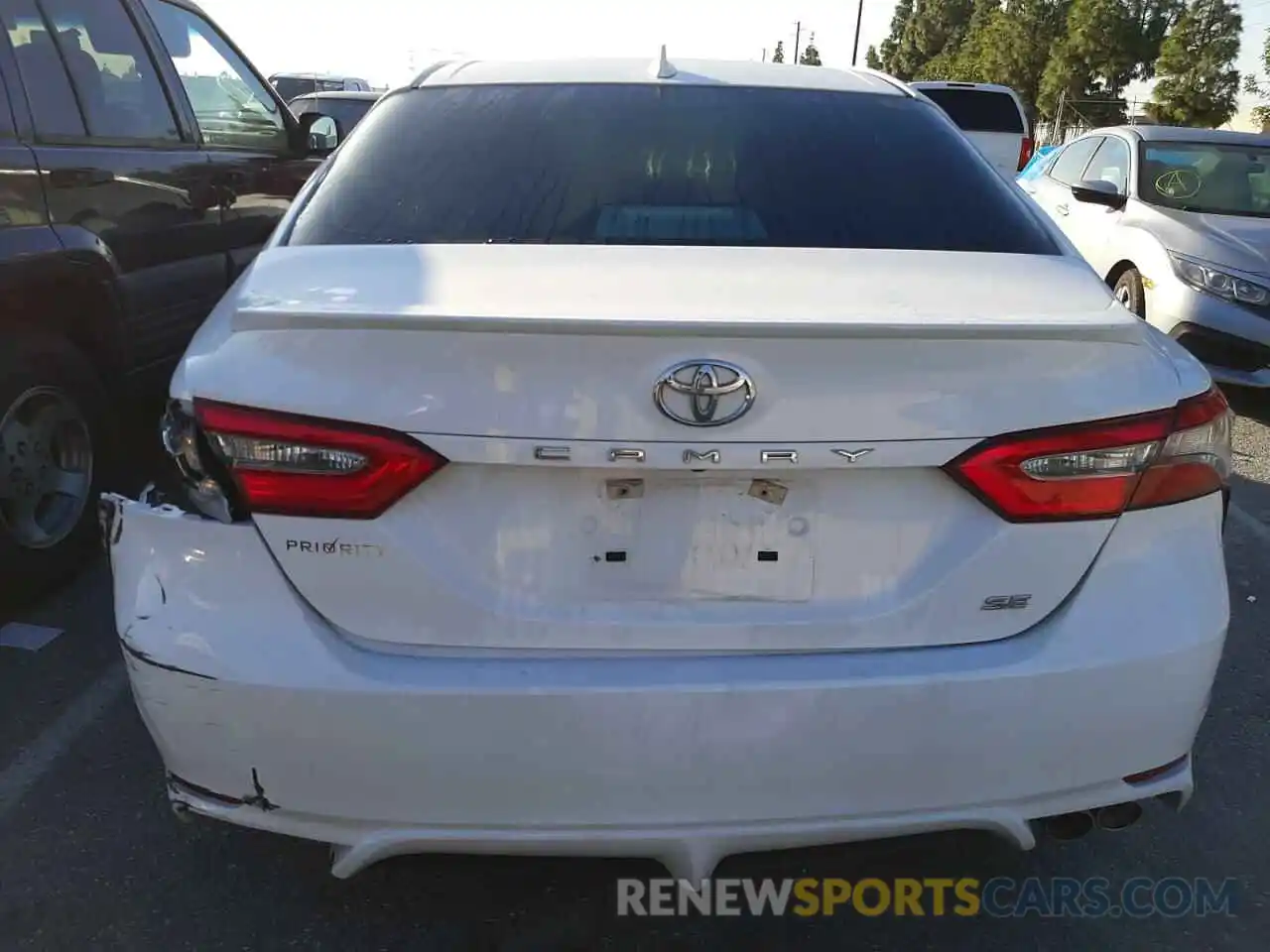 9 Photograph of a damaged car 4T1B11HK4KU693244 TOYOTA CAMRY 2019