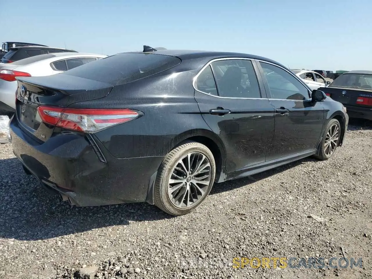 3 Photograph of a damaged car 4T1B11HK4KU695575 TOYOTA CAMRY 2019
