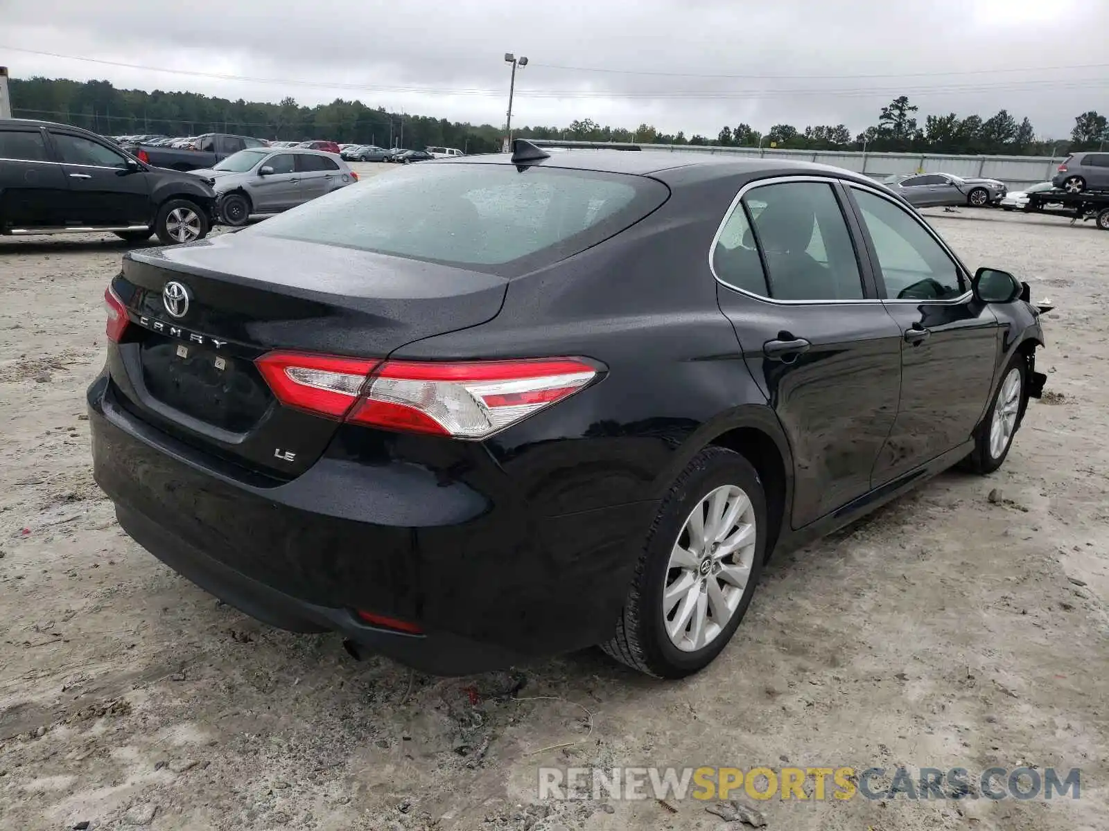 4 Photograph of a damaged car 4T1B11HK4KU699190 TOYOTA CAMRY 2019