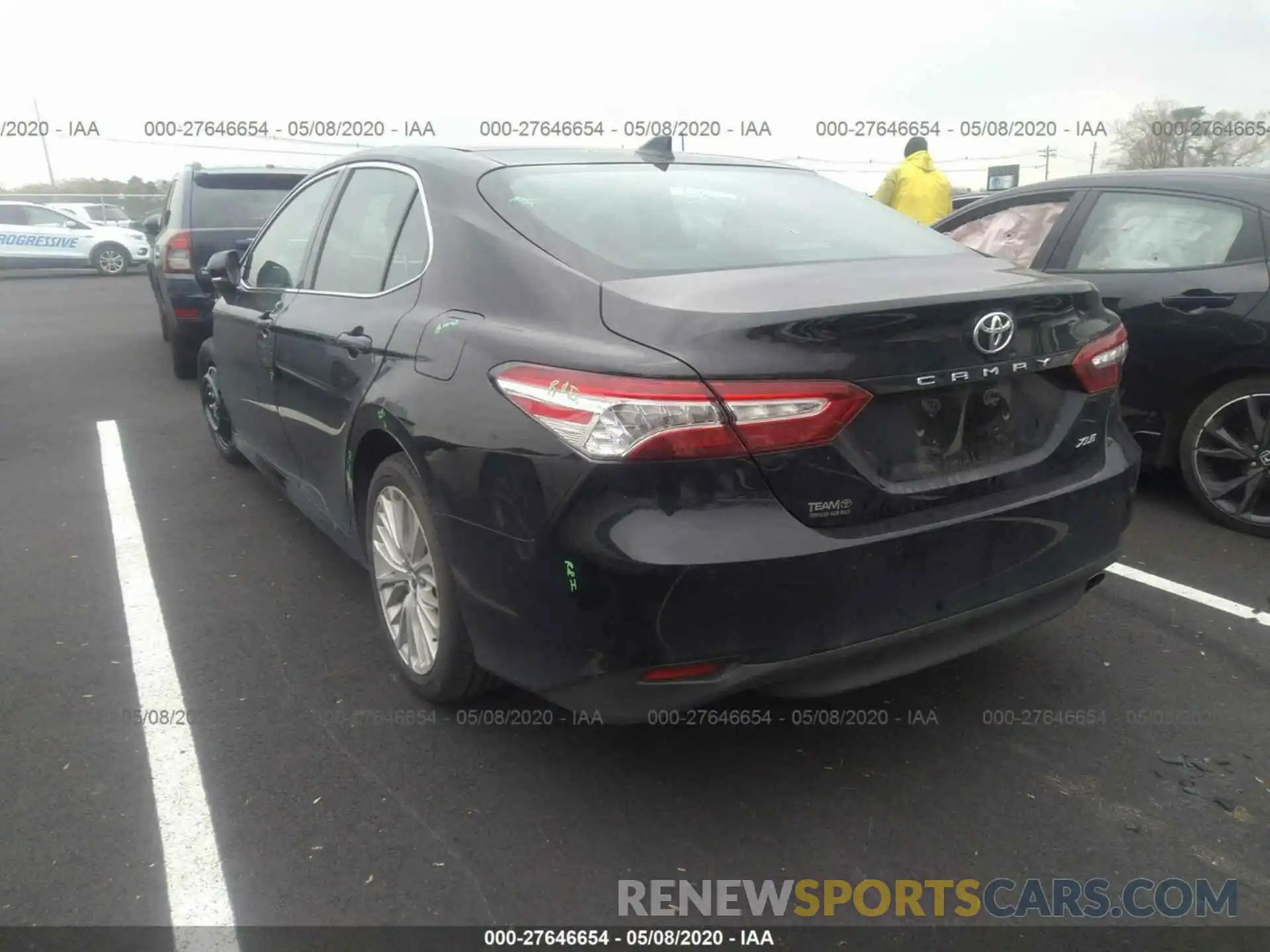 3 Photograph of a damaged car 4T1B11HK4KU709748 TOYOTA CAMRY 2019