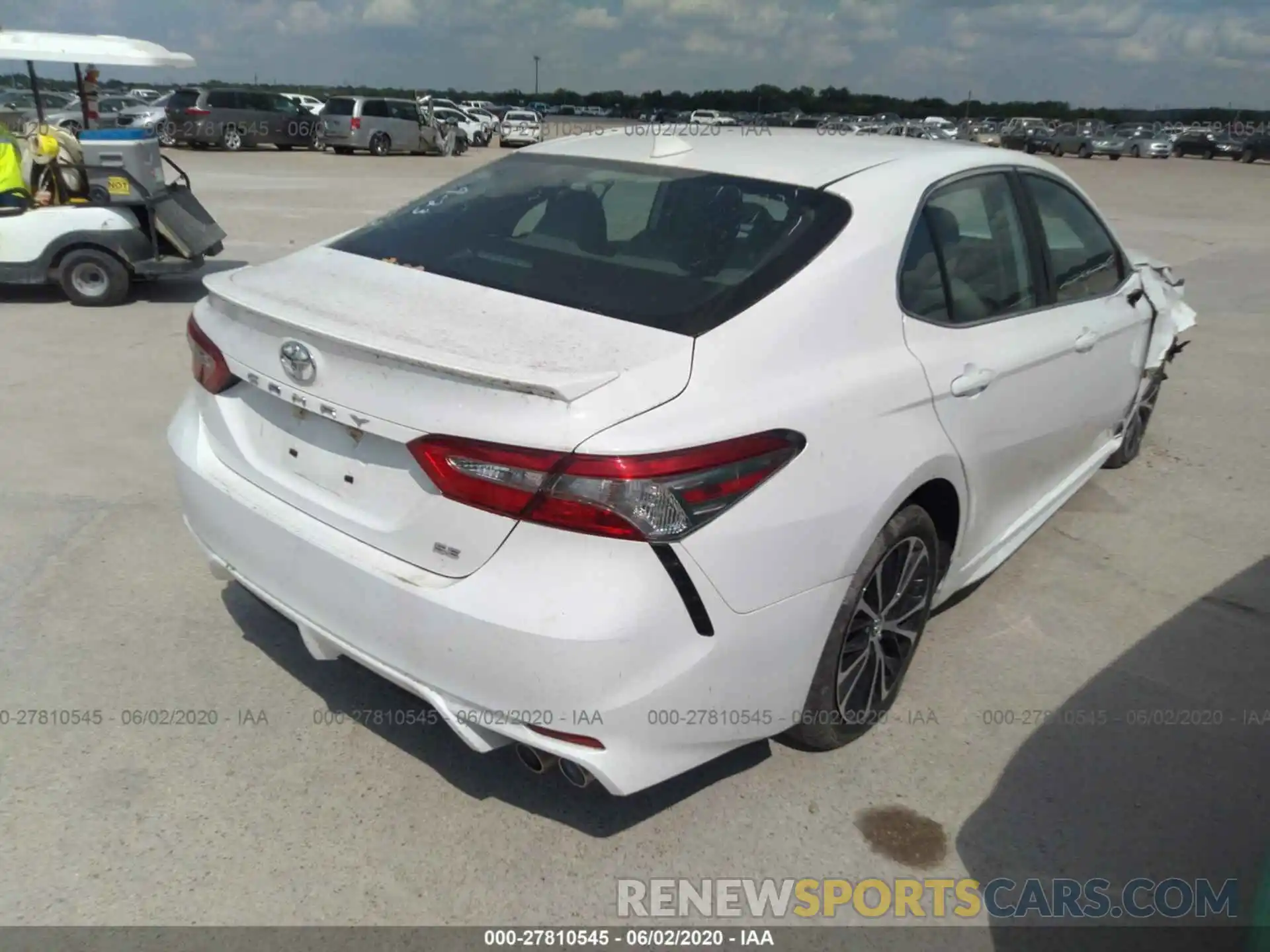 4 Photograph of a damaged car 4T1B11HK4KU716912 TOYOTA CAMRY 2019