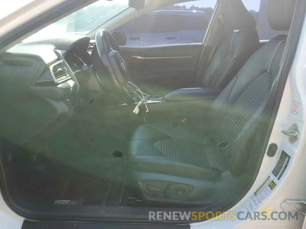 7 Photograph of a damaged car 4T1B11HK4KU718014 TOYOTA CAMRY 2019