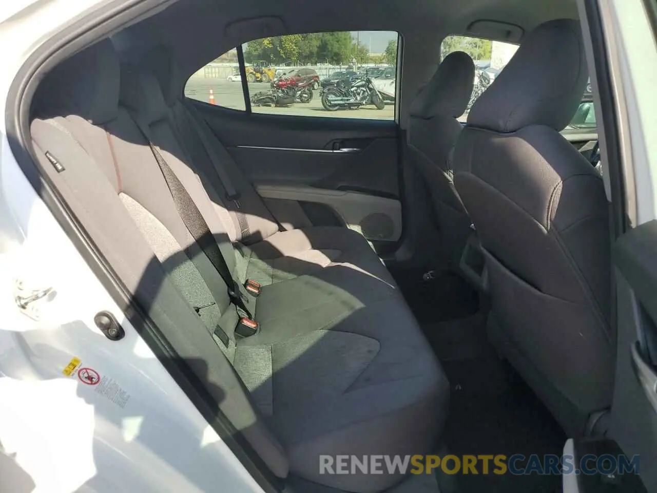 10 Photograph of a damaged car 4T1B11HK4KU721026 TOYOTA CAMRY 2019