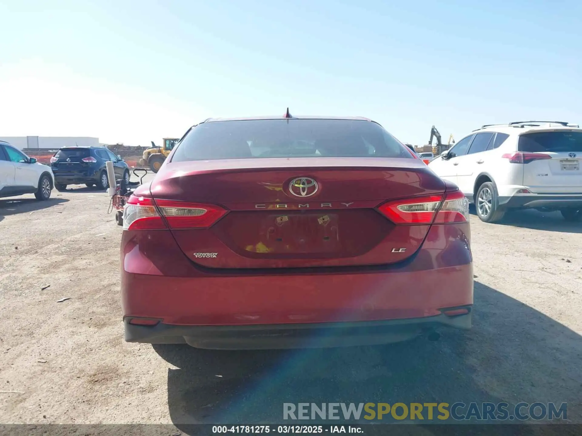 16 Photograph of a damaged car 4T1B11HK4KU725075 TOYOTA CAMRY 2019